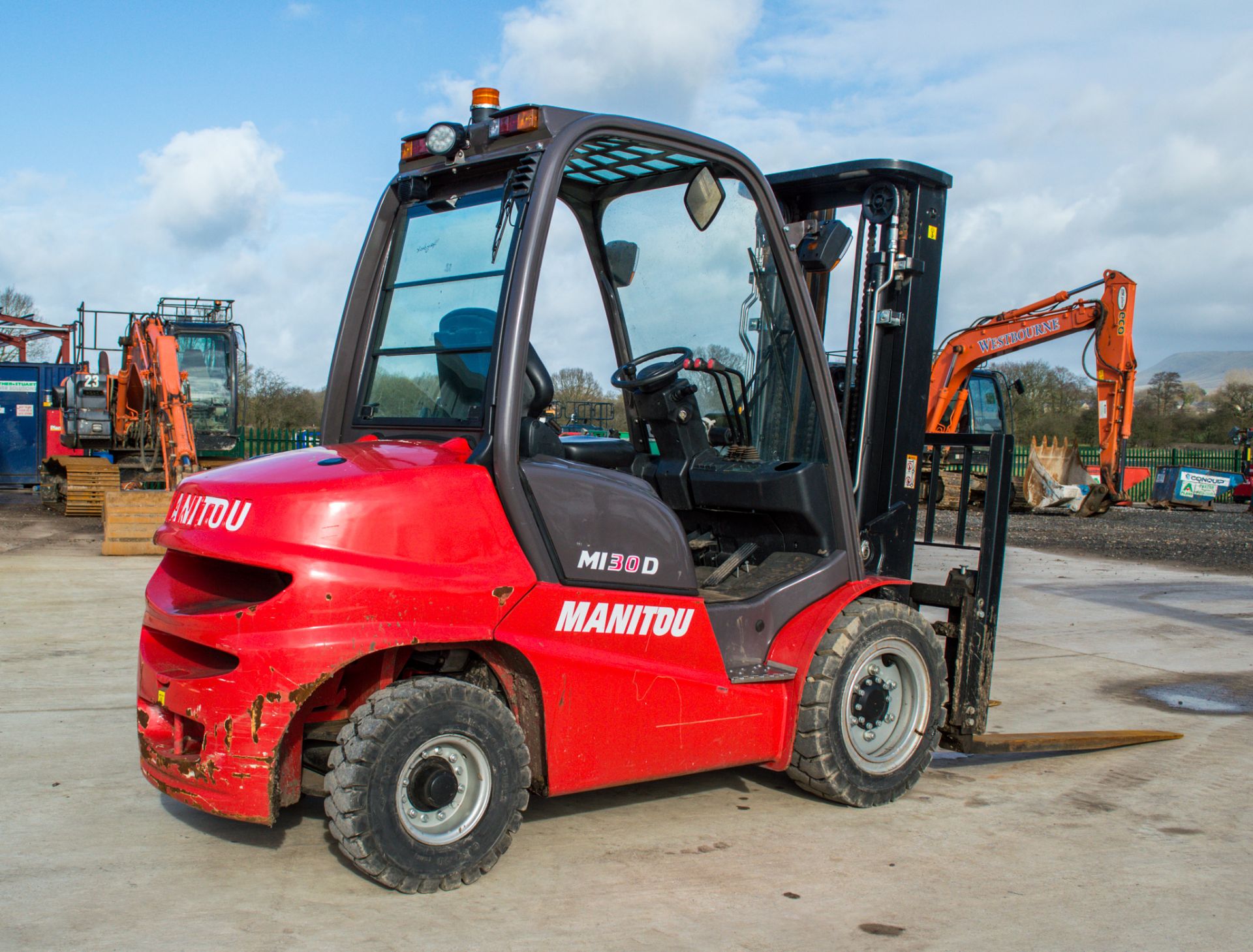 Manitou  MI 30D 3 tonne diesel fork lift truck Year: 2020 S/N: 877312 Recorded Hours: 358 - Image 3 of 18