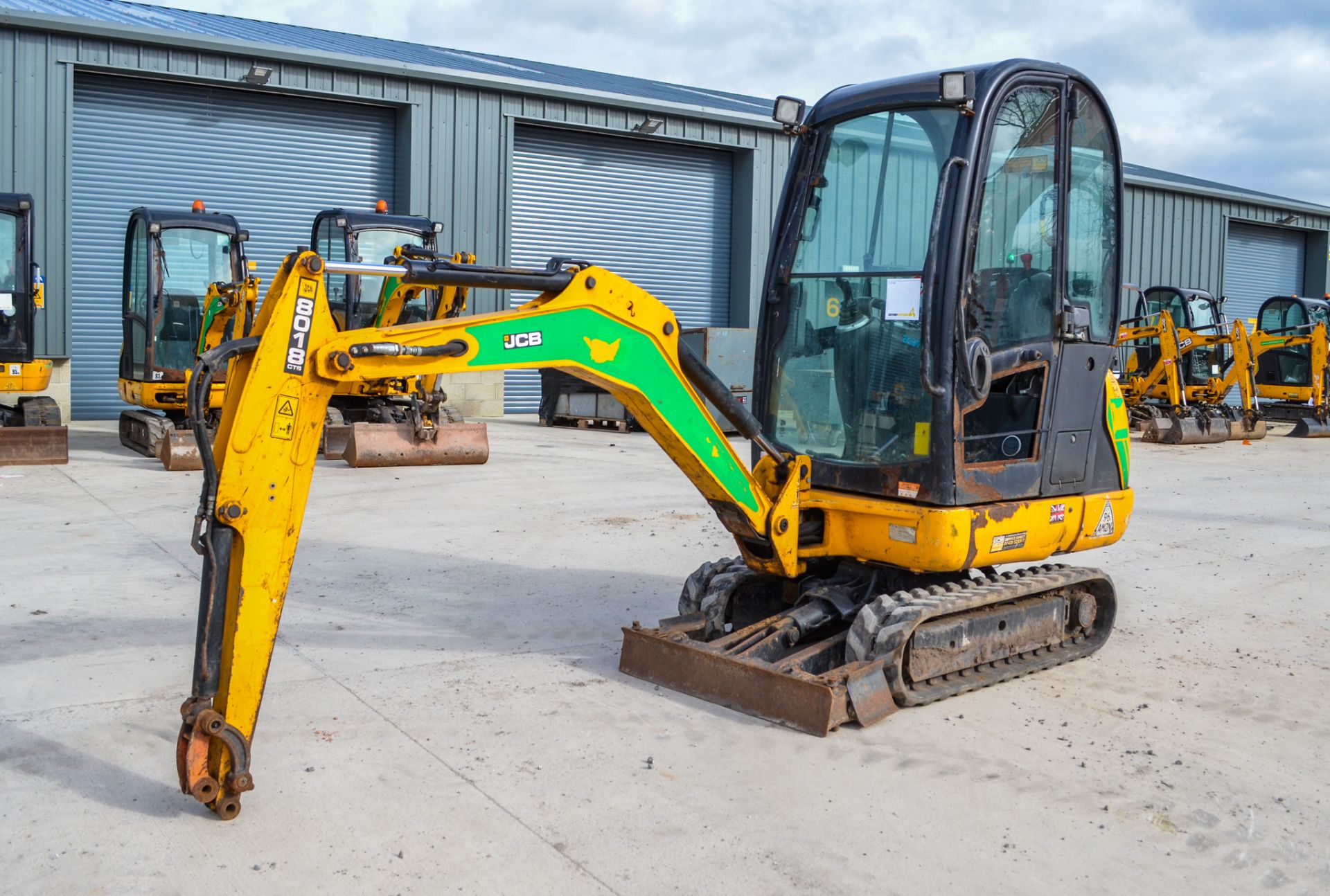 JCB 8018 1.8 tonne rubber tracked mini excavator Year: 2015 S/N: 2335061 Recorded hours: 710