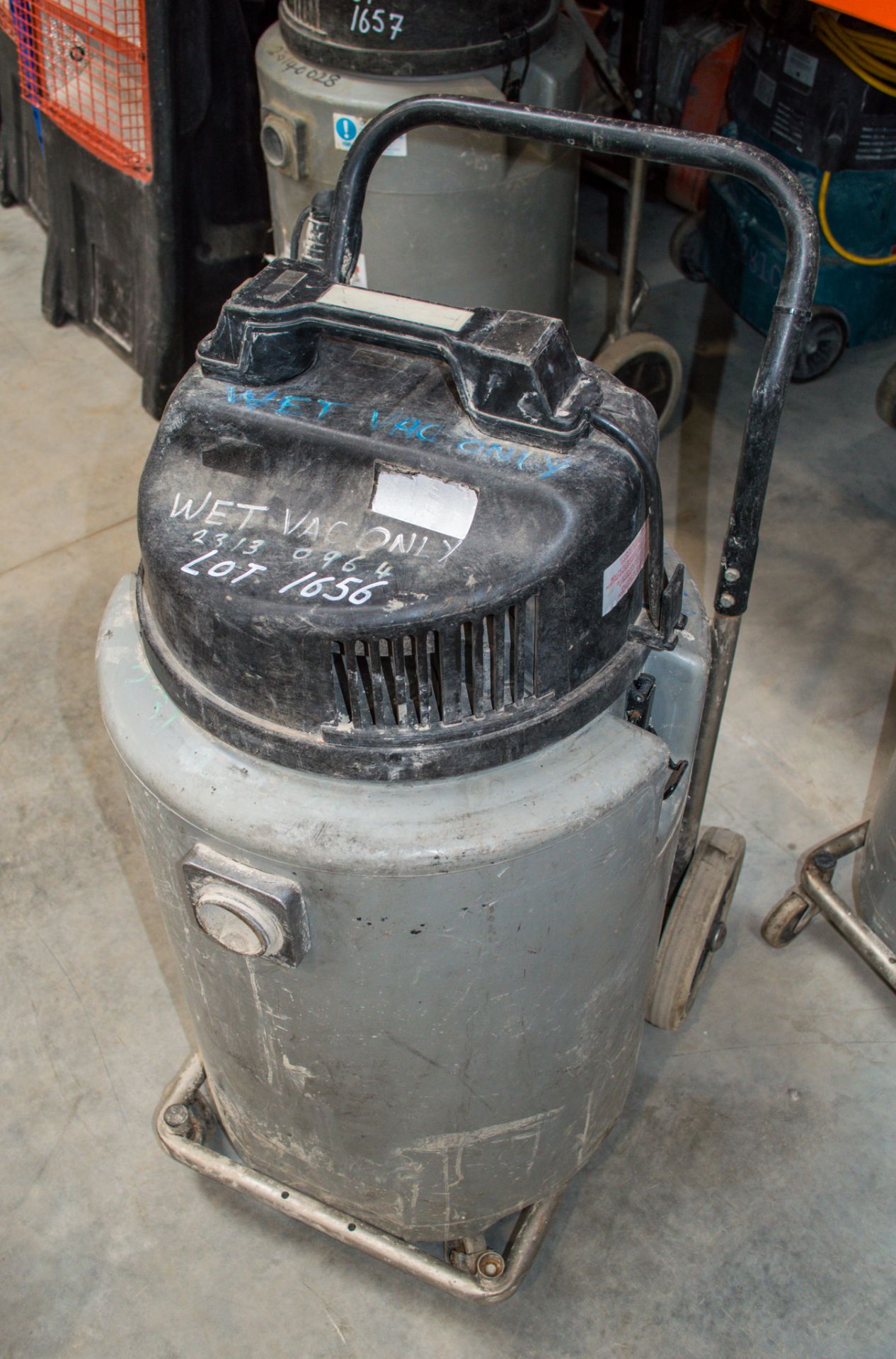 Numatic 110v industrial vacuum cleaner 23130964