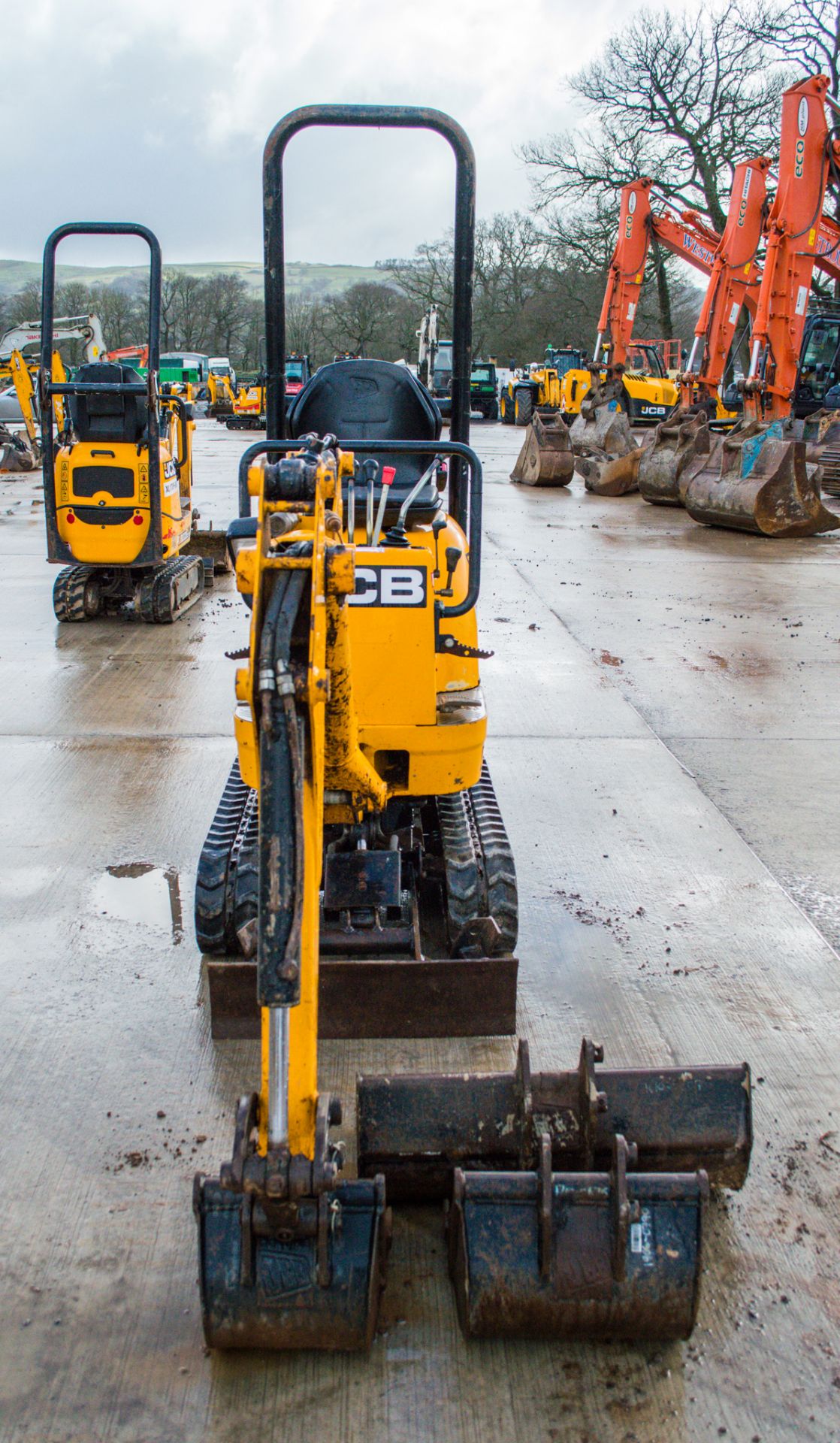 JCB 8008 CTS 0.8 tonne rubber tracked micro excavator Year: 2017 S/N: 1030471 Recorded Hours: 1057 - Image 5 of 18