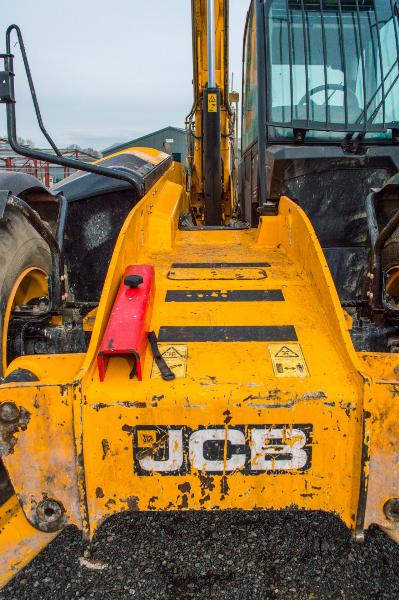 JCB 535-125 Hi-Viz 12.5 metre telescopic handler Year: 2018 S/N: 29591 Recorded Hours: 4651 - Image 17 of 23