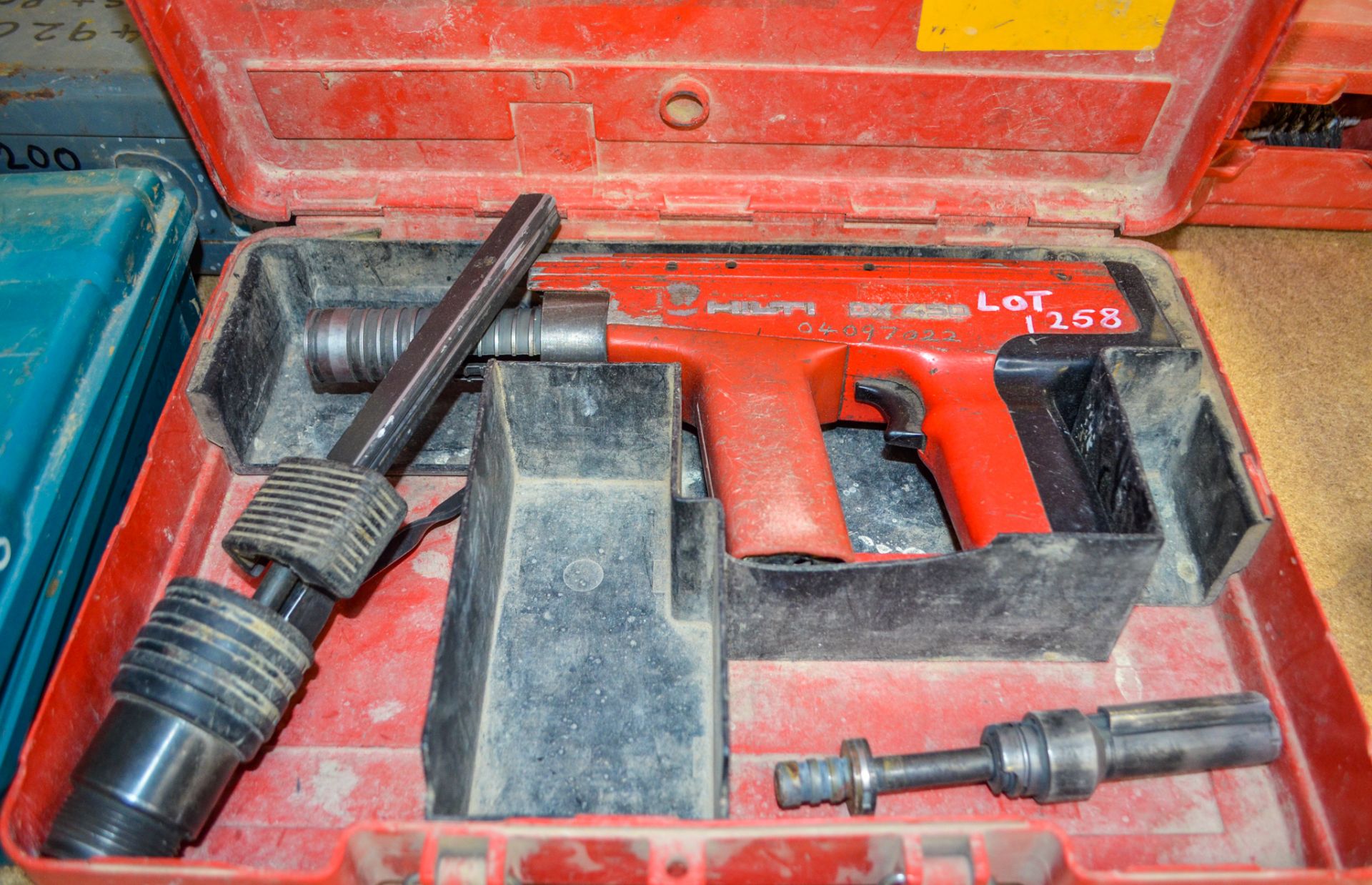 Hilti DX450 nail gun c/w carry case ** Dismantled ** 04097022