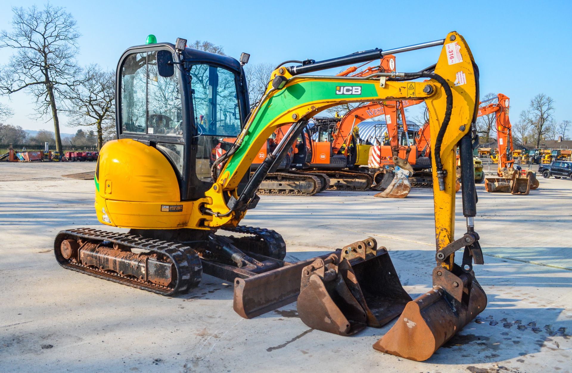 JCB 803 3 tonne rubber tracked zero tail swing mini excavator Year: 2014 S/N: 2432139 Recorded - Image 2 of 19