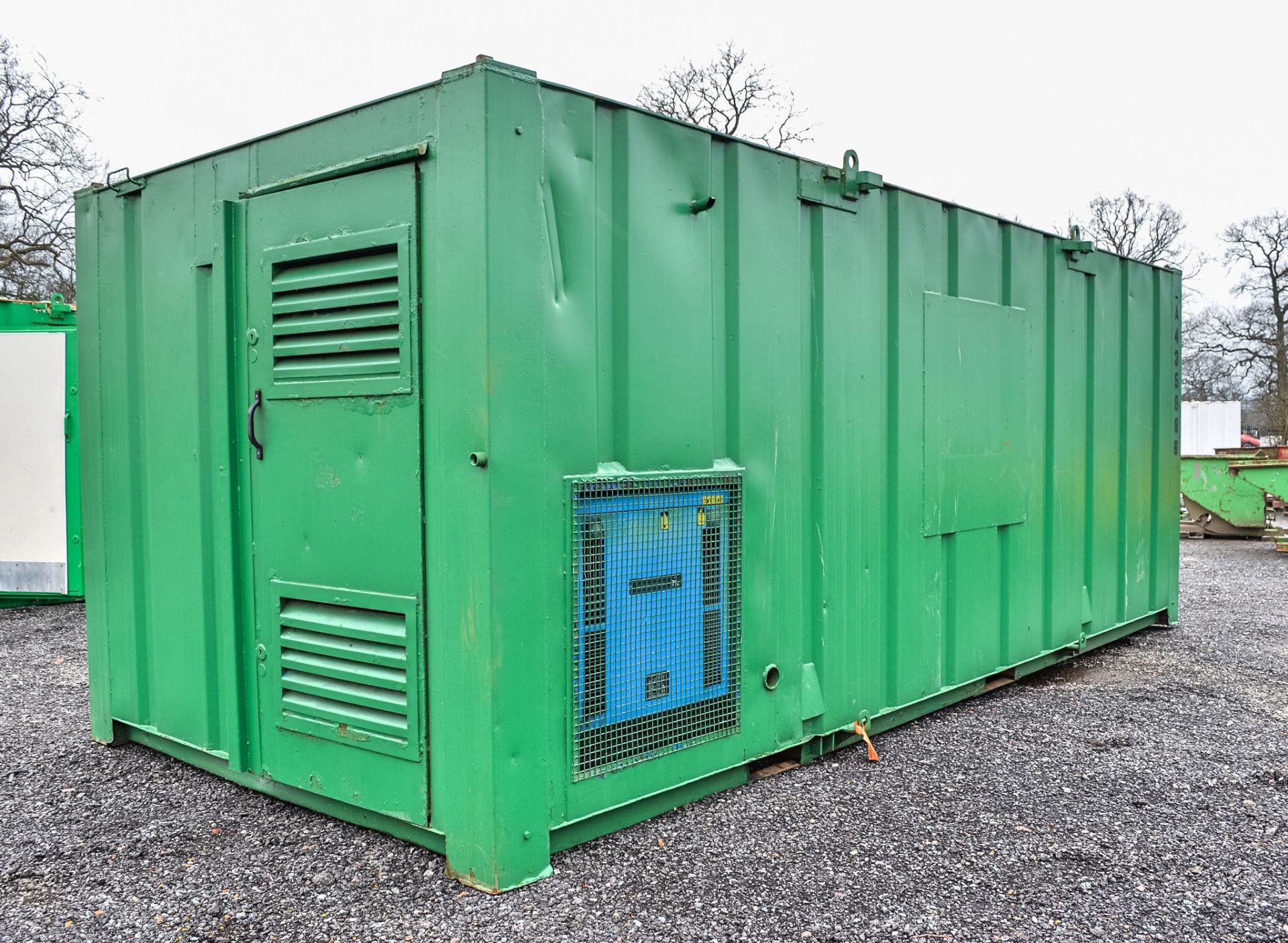 21 ft x 9 ft steel anti vandal welfare unit Comprising of: canteen area, toilet & generator room c/w - Image 3 of 11