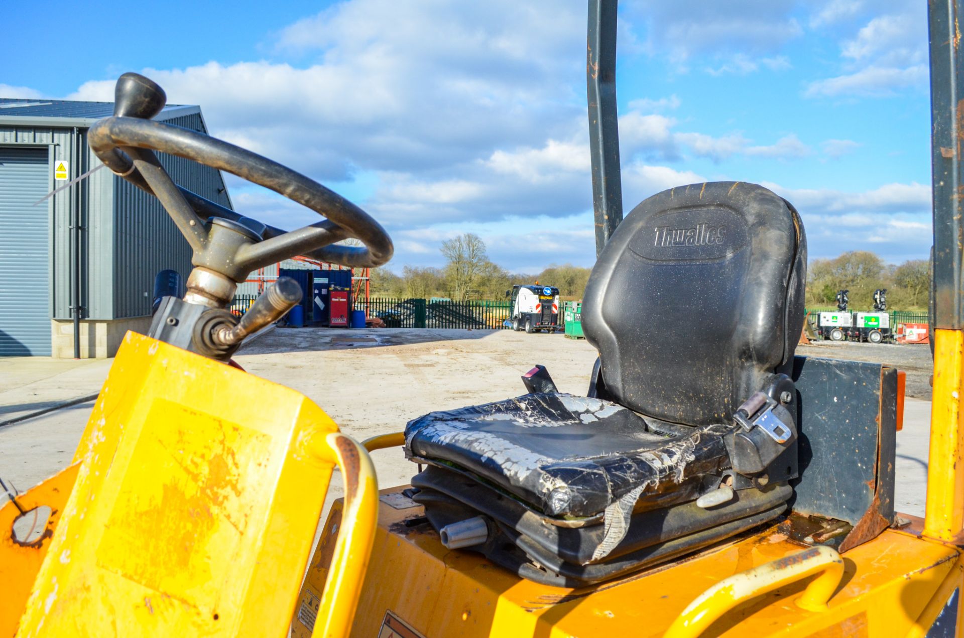 Thwaites 1 tonne high tip dumper S/N: Recorded hours: 1464 A602301 - Image 17 of 18