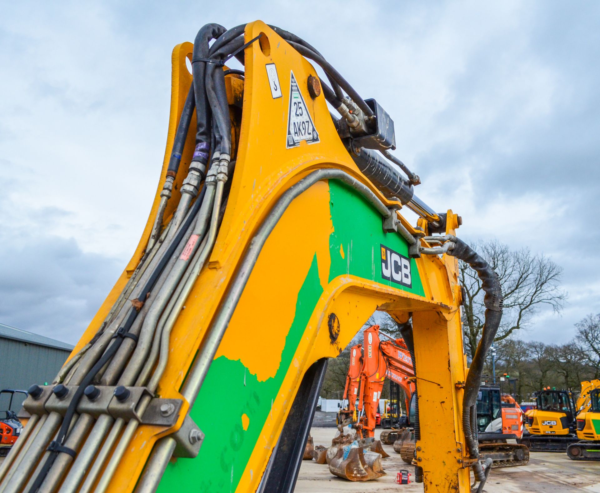 JCB 85Z 8.5 tonne rubber tracked midi excavator Year: 2014 S/N 2248858 Recorded hours: 4401 Blade, - Image 11 of 20