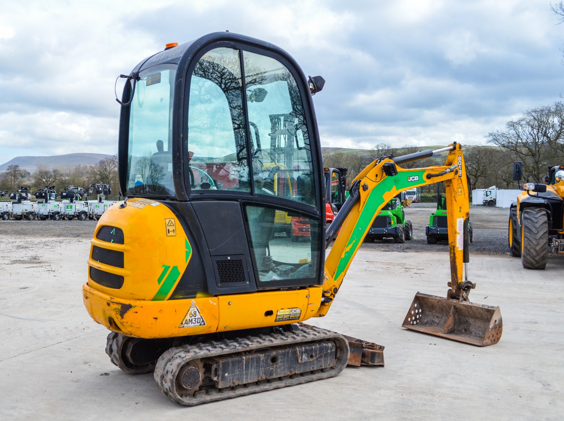 JCB 8018 1.8 tonne rubber tracked mini excavator Year: 2015 S/N: 2335150 Recorded hours: 1701 Blade, - Image 3 of 19