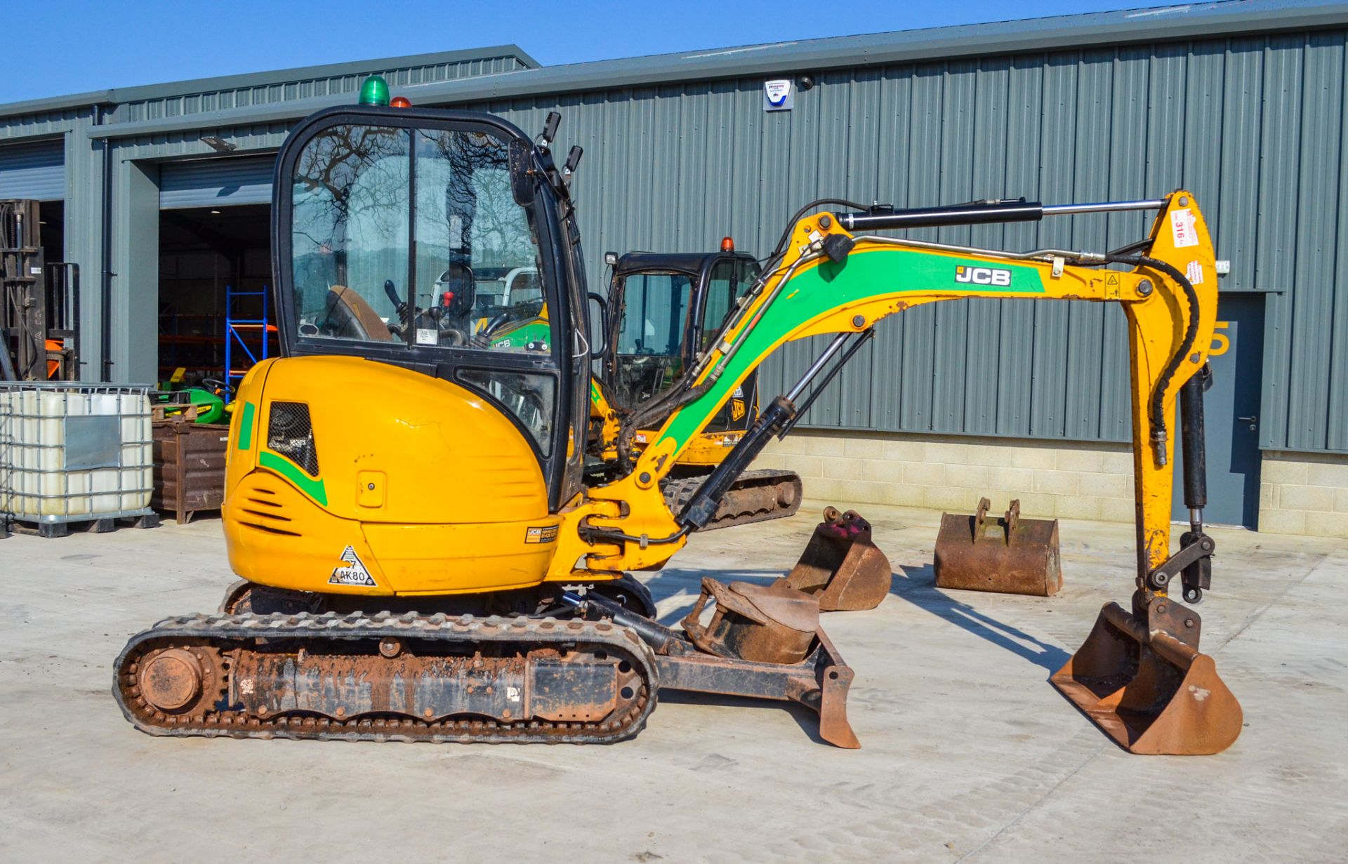 JCB 803 3 tonne rubber tracked zero tail swing mini excavator Year: 2014 S/N: 2432139 Recorded - Image 8 of 19