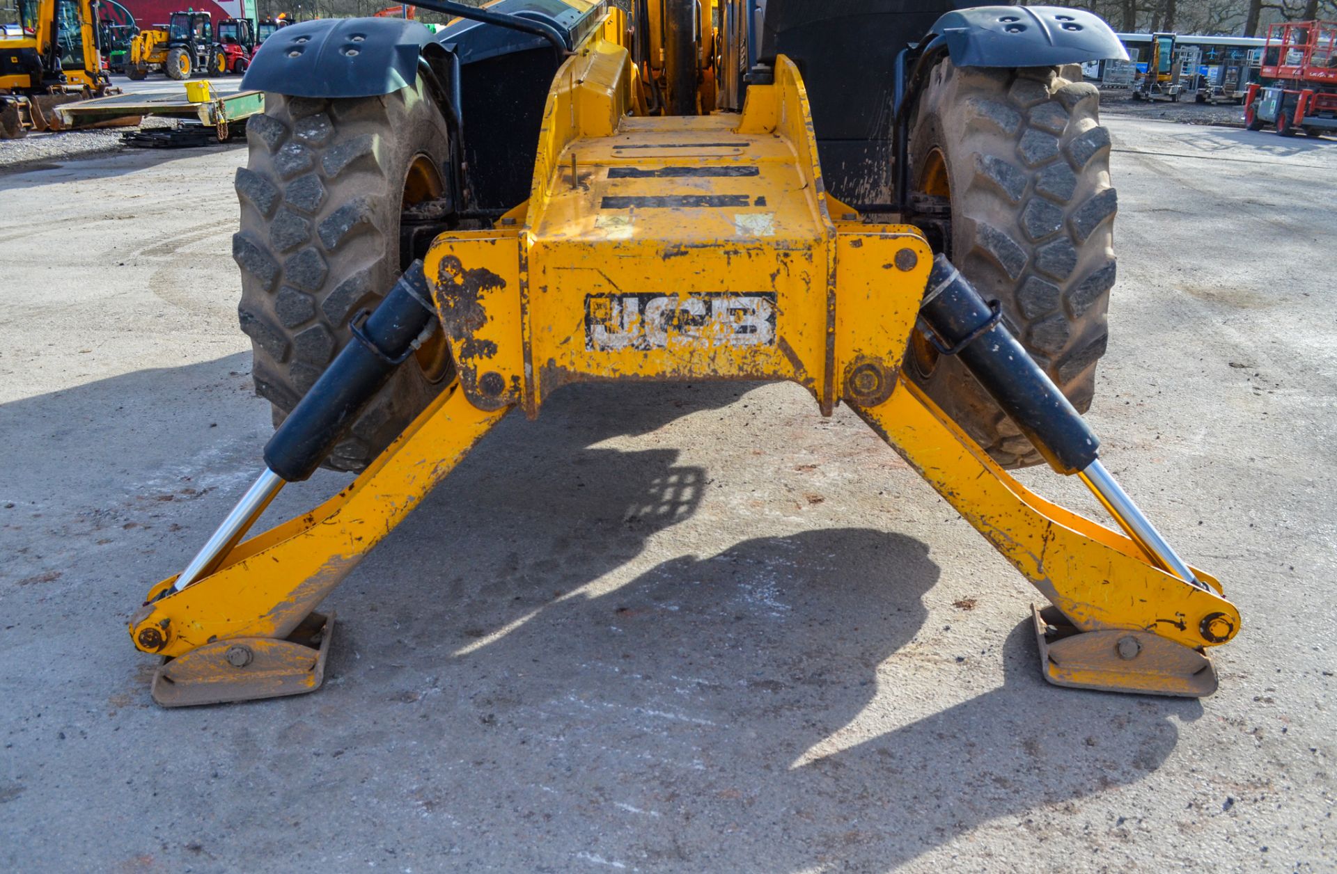 JCB 535-125 Hi-Viz 12.5 metre telescopic handler Year: 2014 S/N: 343679 Recorded hours: 5276 c/w - Image 15 of 24