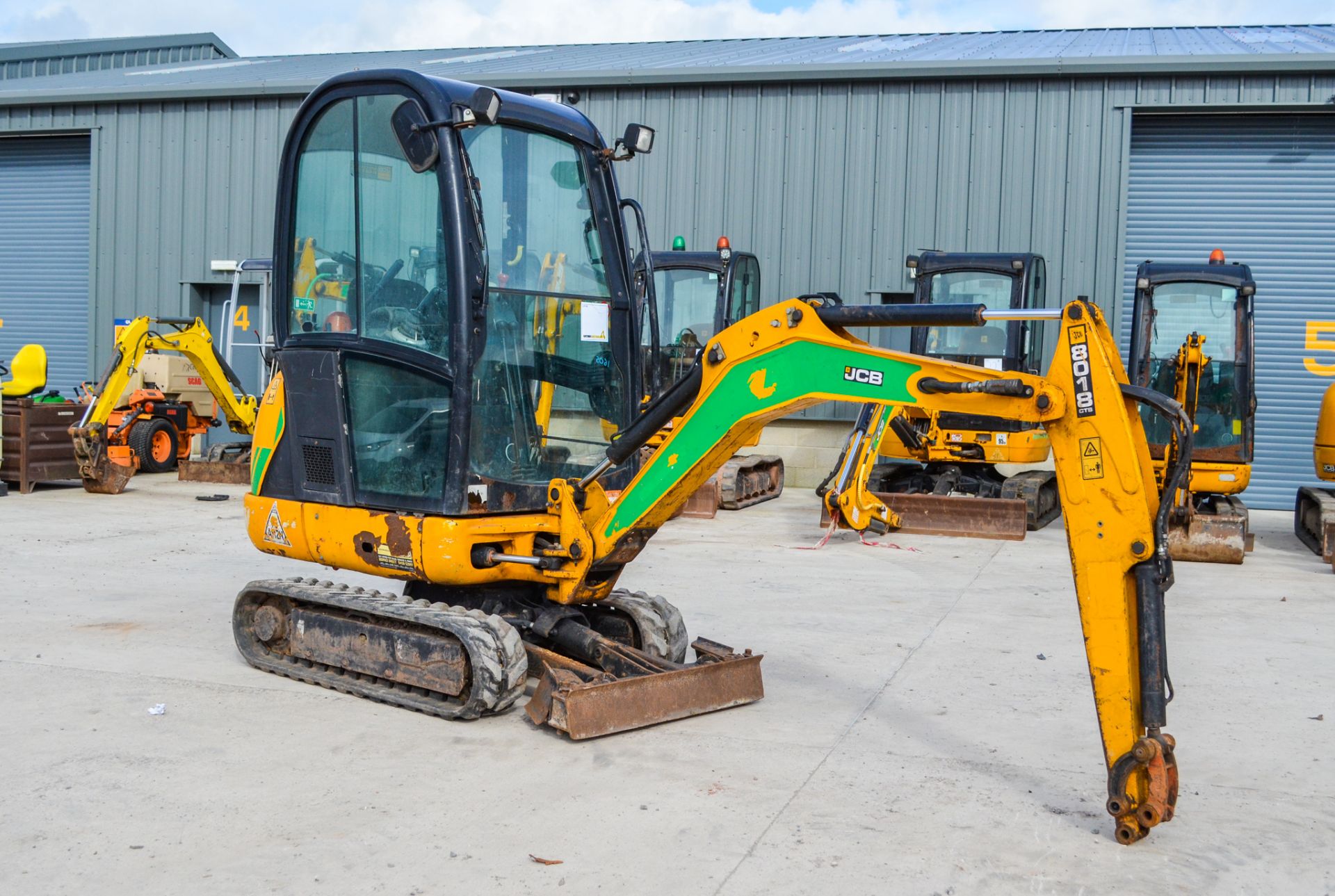JCB 8018 1.8 tonne rubber tracked mini excavator Year: 2015 S/N: 2335061 Recorded hours: 710 - Image 2 of 19