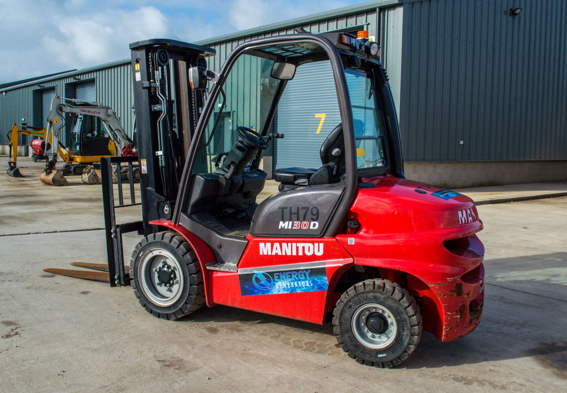 Manitou MI 30D 3 tonne diesel fork lift truck Year: 2020 S/N: 877370 Recorded Hours: 399 TH79 - Image 4 of 18