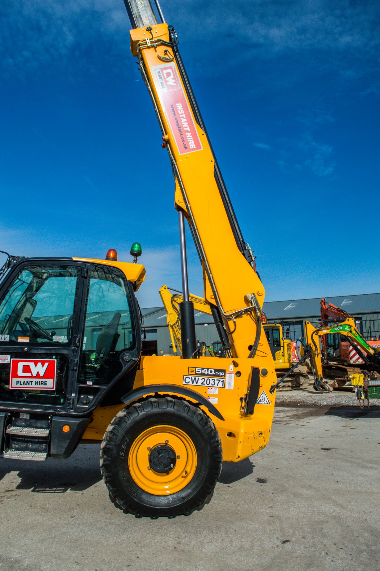 JCB 540 - 140 Hi-Viz 14 metre telescopic handler  Year: 2018 S/N: 2573100 Recorded Hours: 2860 C/w - Image 13 of 25