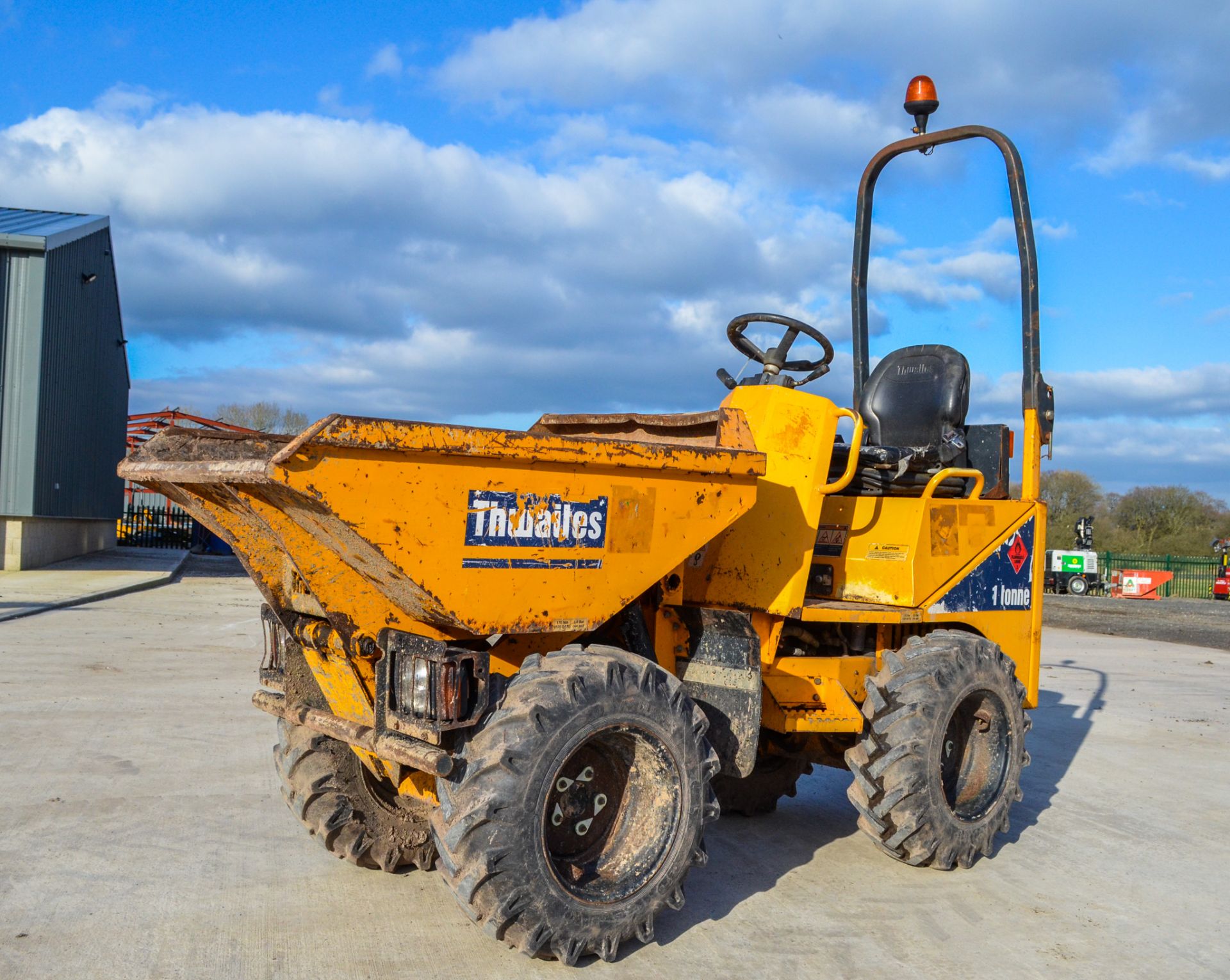 Thwaites 1 tonne high tip dumper S/N: Recorded hours: 1464 A602301