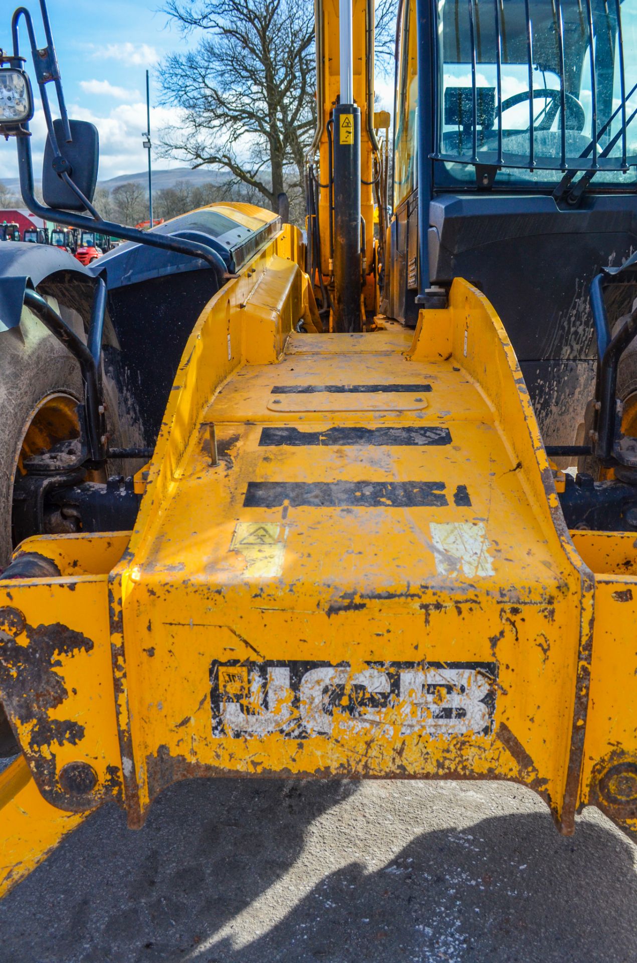 JCB 535-125 Hi-Viz 12.5 metre telescopic handler Year: 2014 S/N: 343679 Recorded hours: 5276 c/w - Image 16 of 24