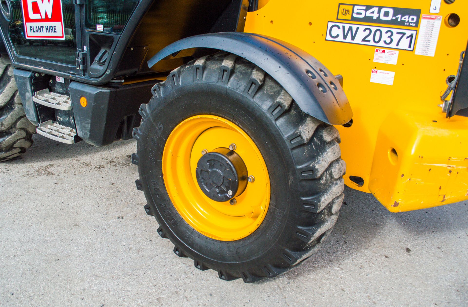 JCB 540 - 140 Hi-Viz 14 metre telescopic handler  Year: 2018 S/N: 2573100 Recorded Hours: 2860 C/w - Image 18 of 25