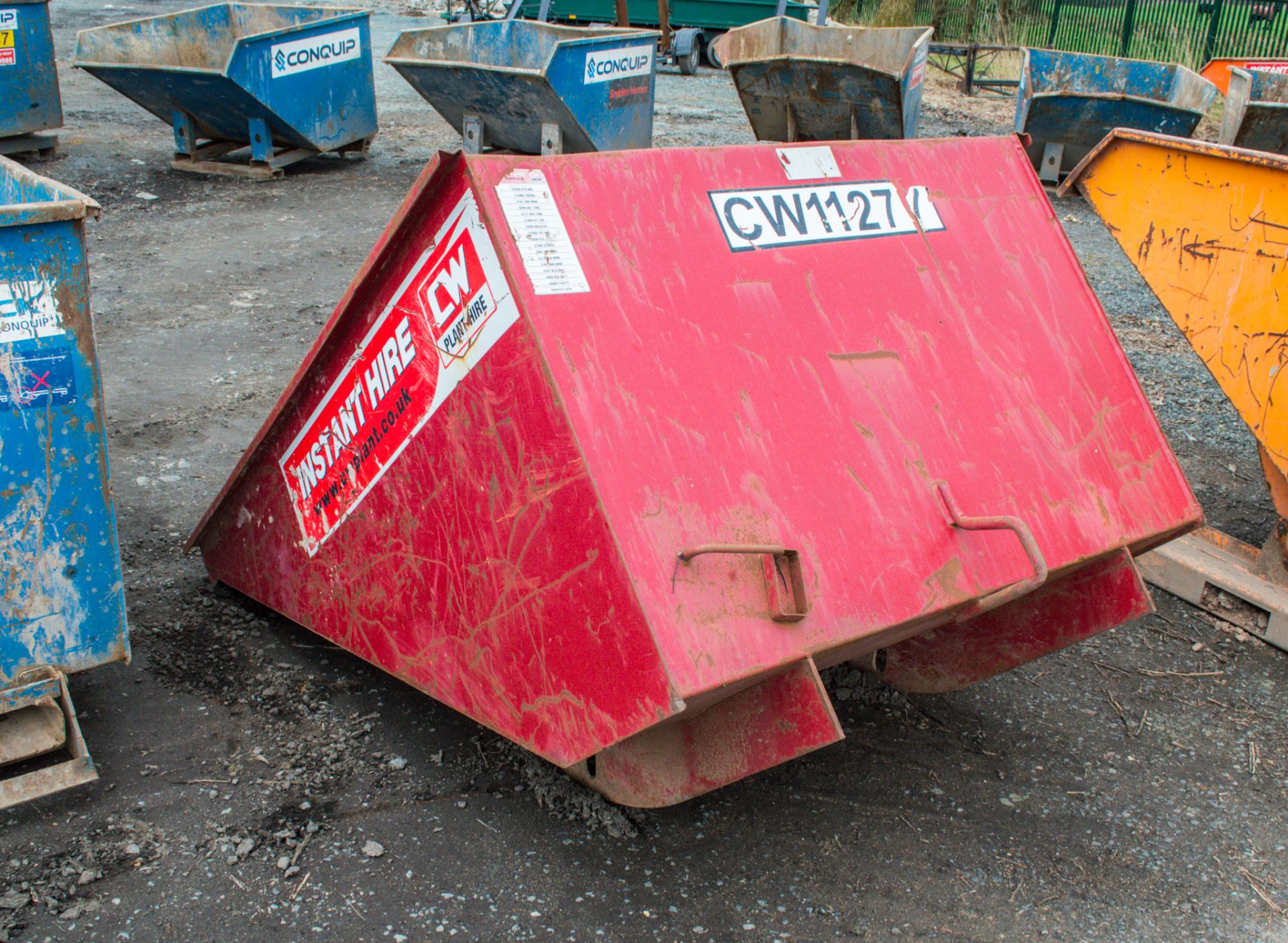 Invicta fork lift tipping skip CW11277 - Image 2 of 3