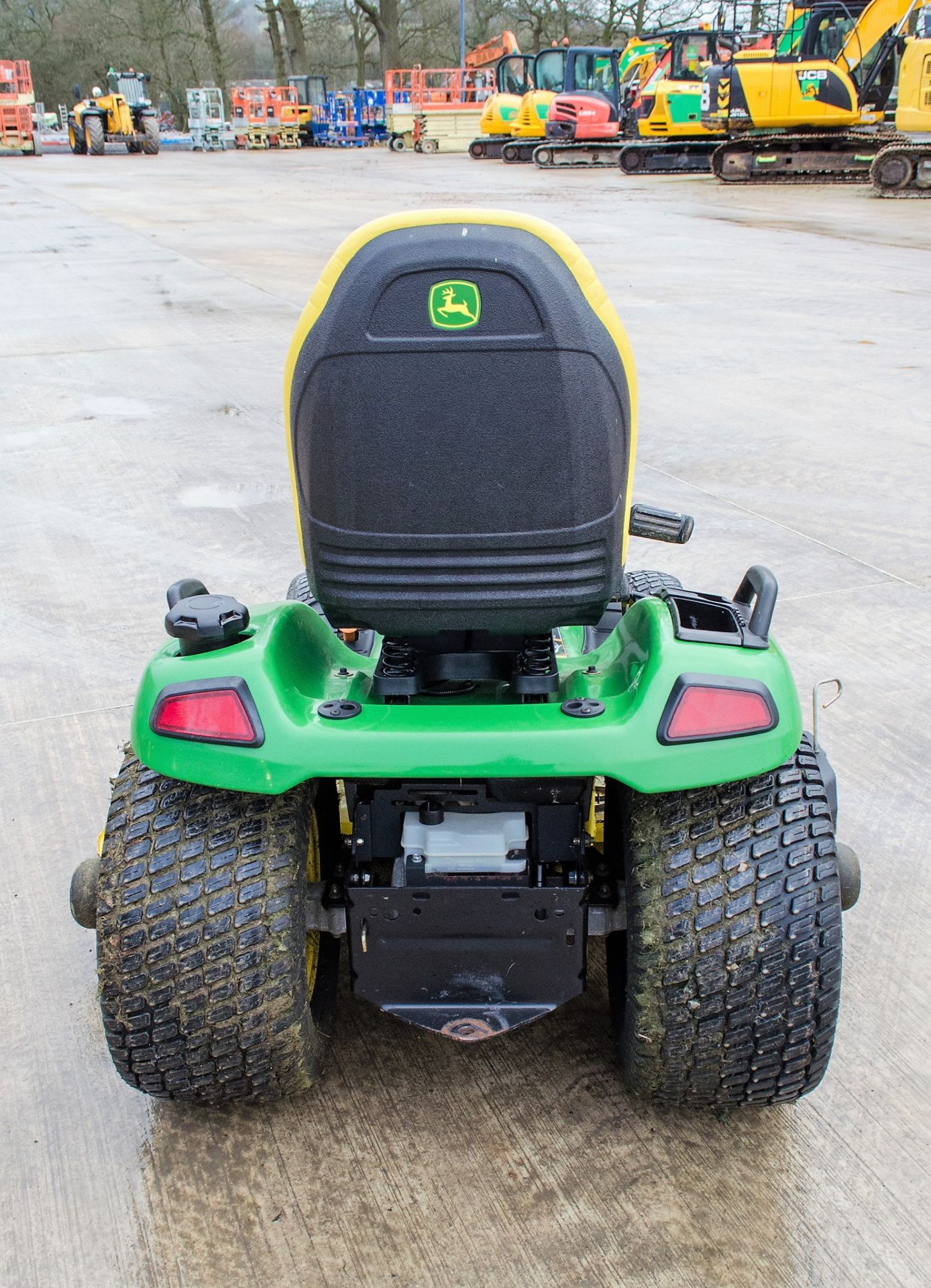 John Deere X540 petrol driven ride on lawnmower Year: 2011 Recorded Hours: 711 c/w 54 inch cutting - Image 6 of 15