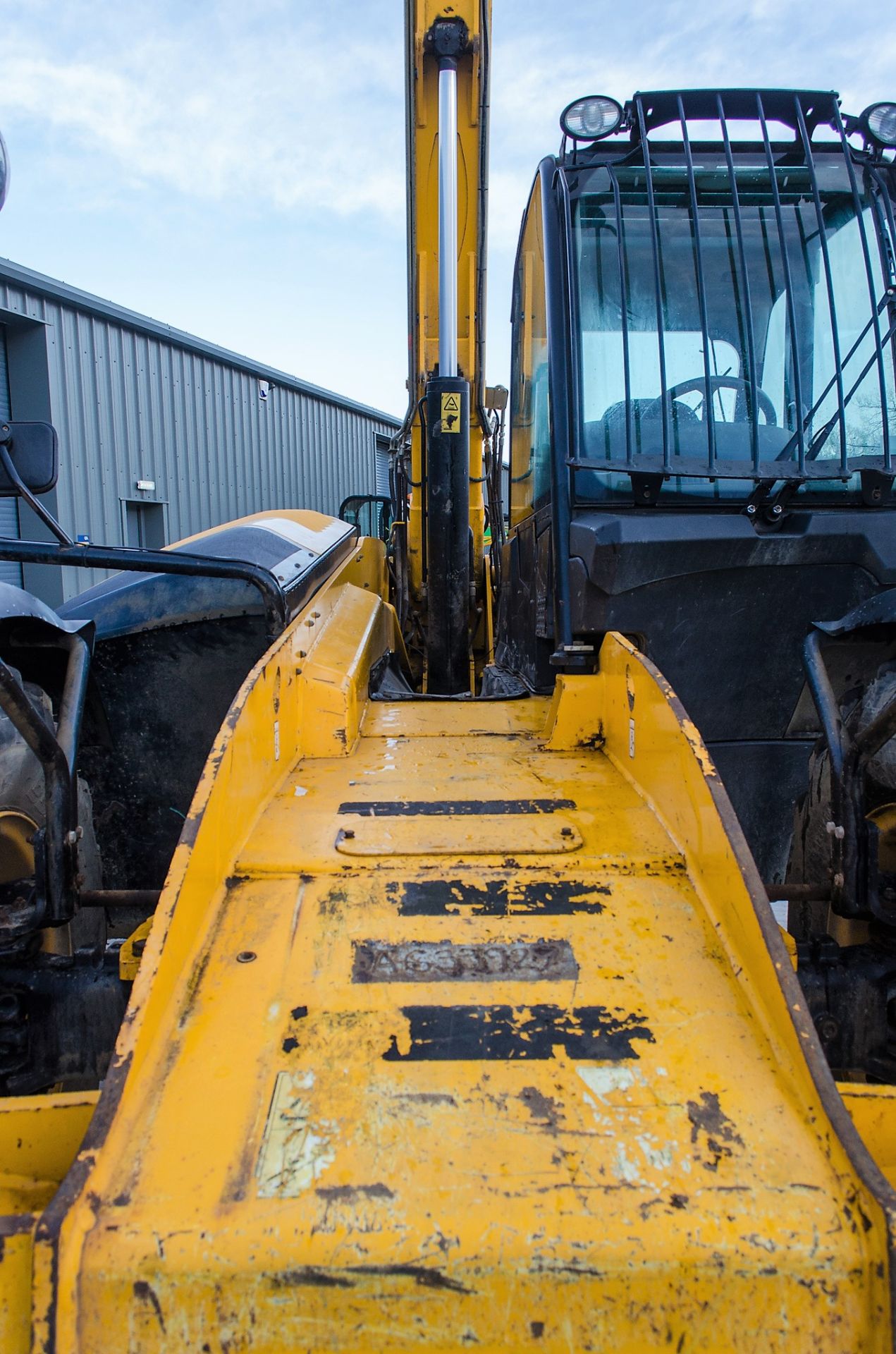 JCB 535-140 Hi-Viz 14 metre telescopic handler Year: 2014  S/N: 2339650 Recorded Hours: 4182 A633927 - Image 12 of 24