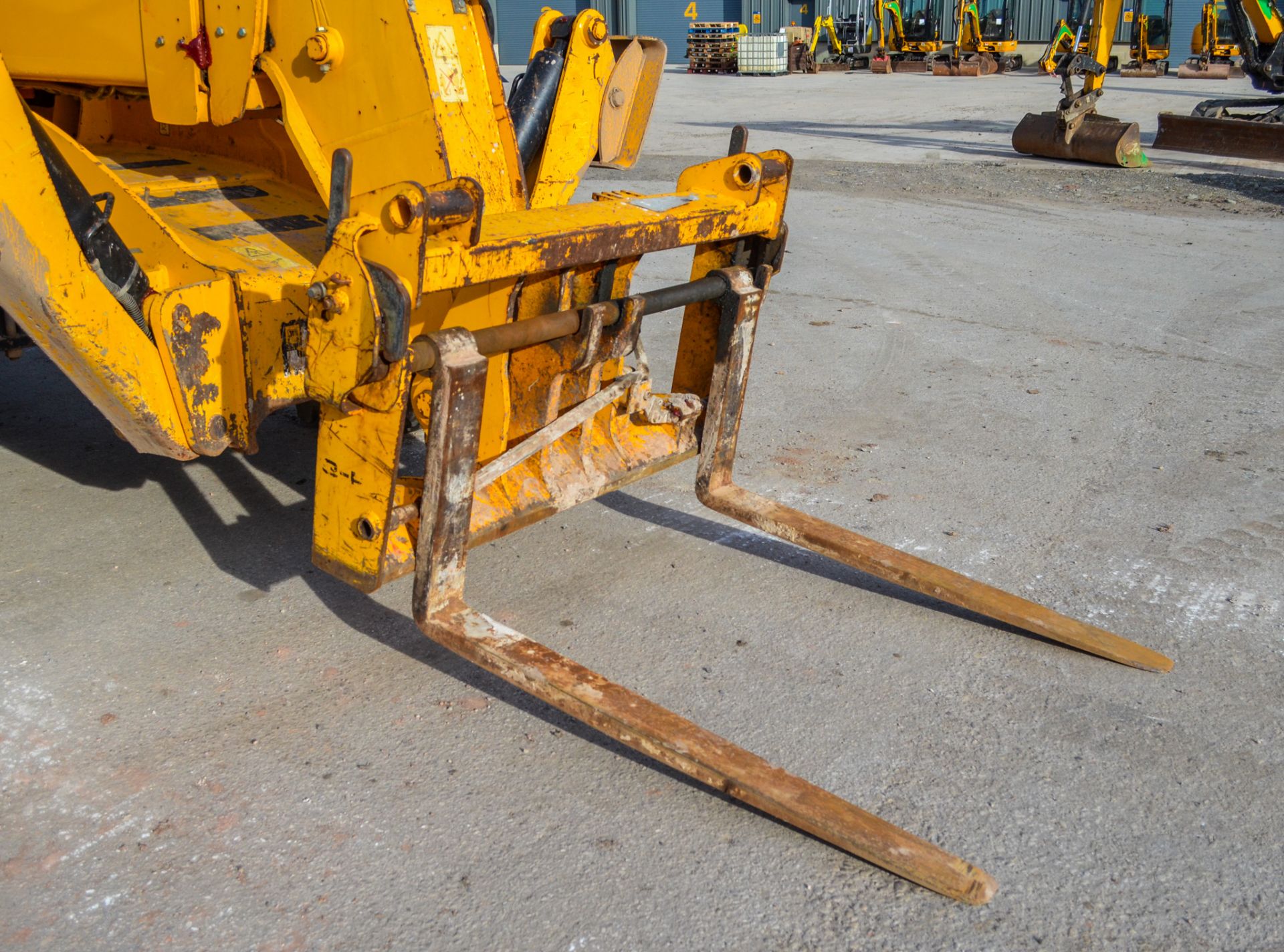 JCB 535-125 Hi-Viz 12.5 metre telescopic handler Year: 2014 S/N: 343679 Recorded hours: 5276 c/w - Image 19 of 24