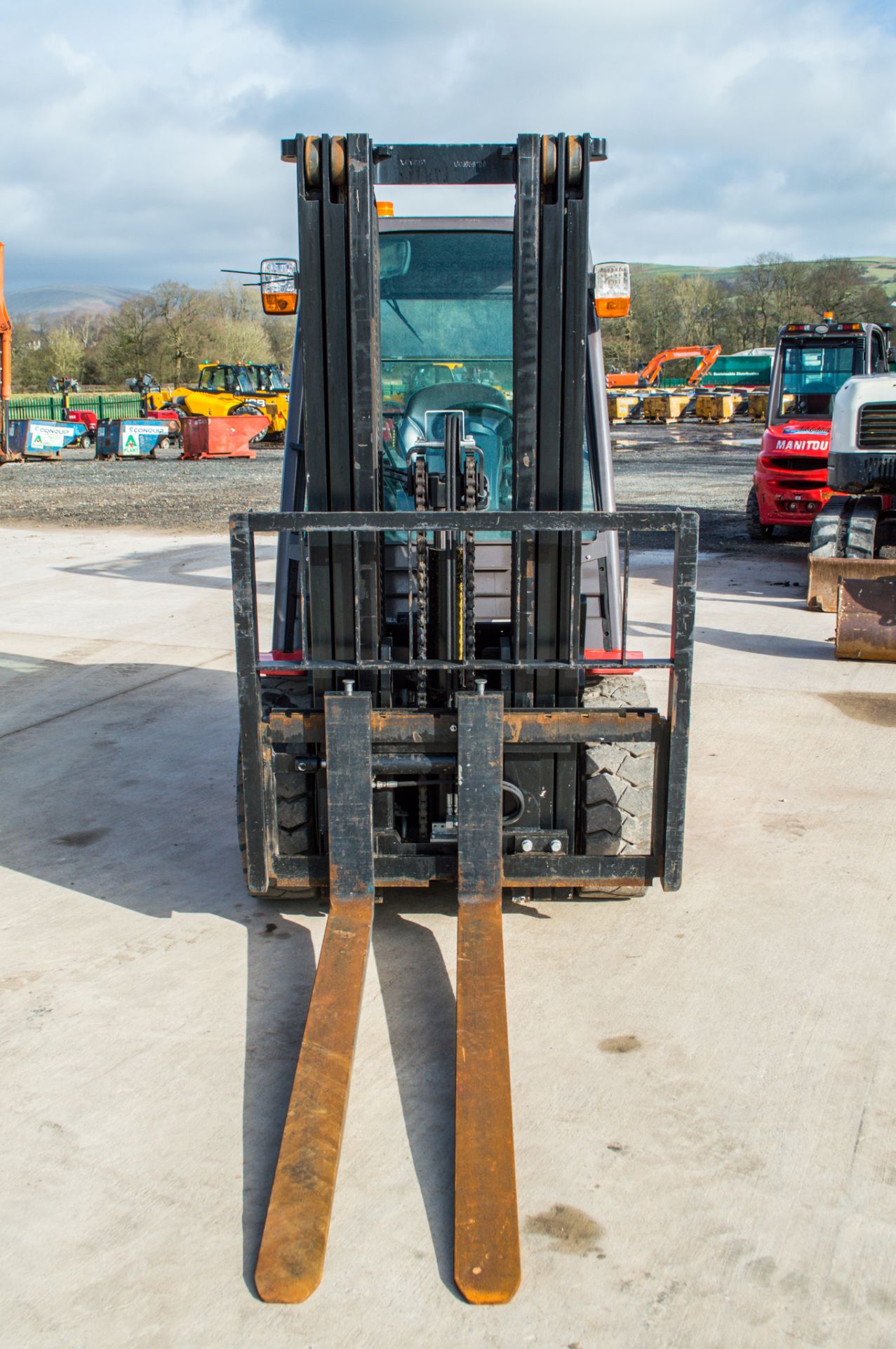 Manitou MI 30D 3 tonne diesel fork lift truck Year: 2020 S/N: 877370 Recorded Hours: 399 TH79 - Image 5 of 18