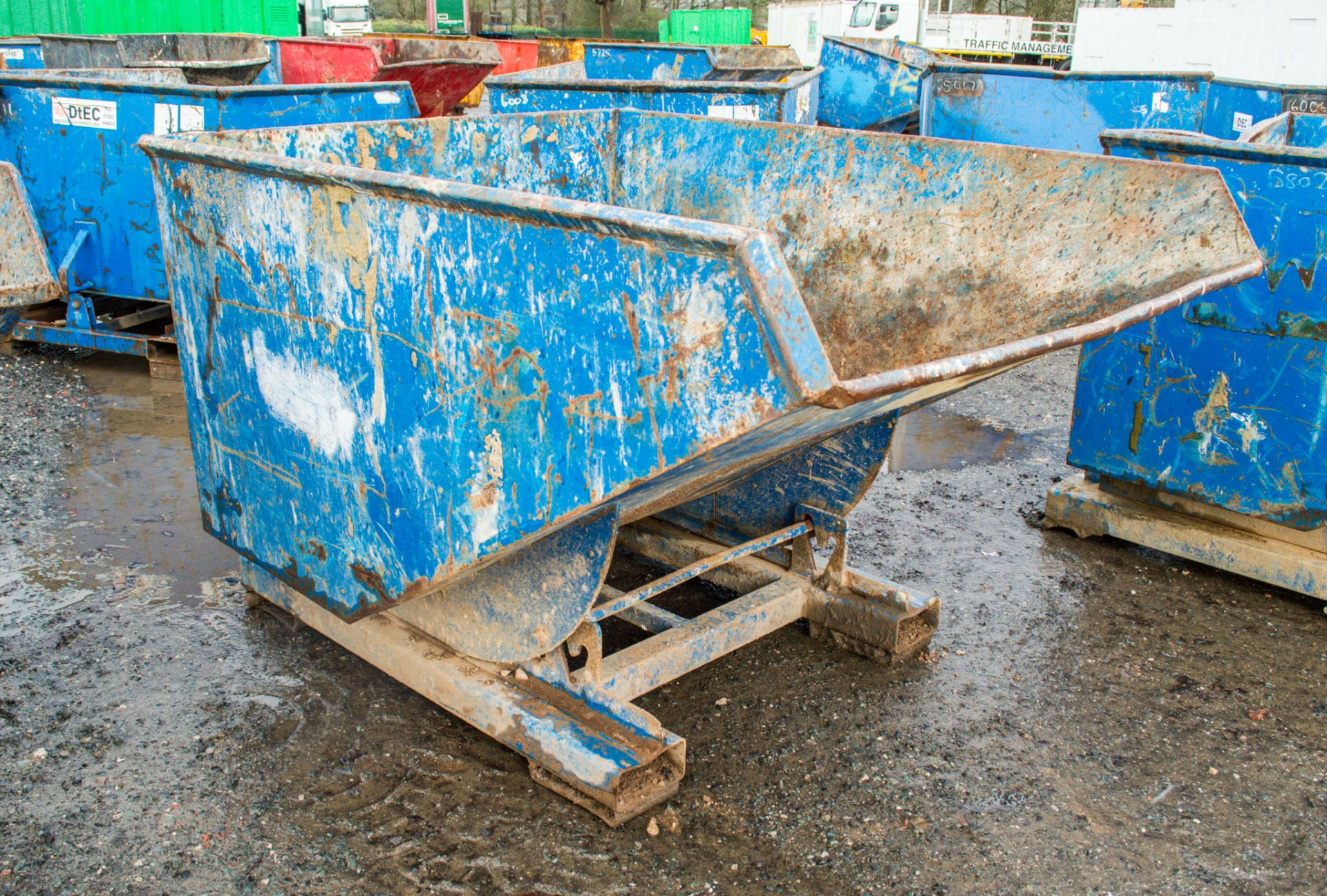 Steel fork lift tipping skip 5806