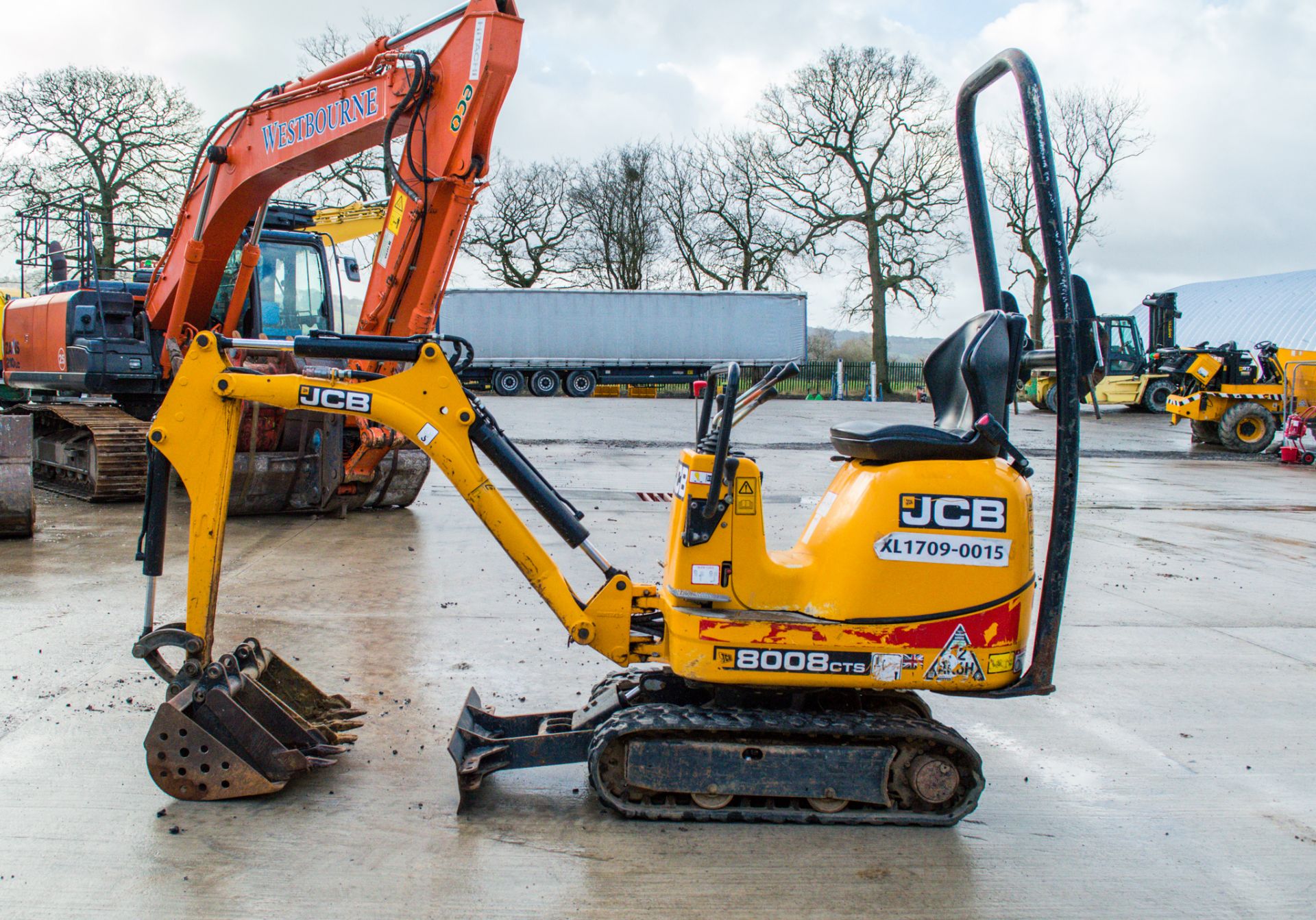 JCB 8008 CTS 0.8 tonne rubber tracked micro excavator Year: 2017 S/N: 1930483 Recorded Hours: 993 - Image 8 of 18