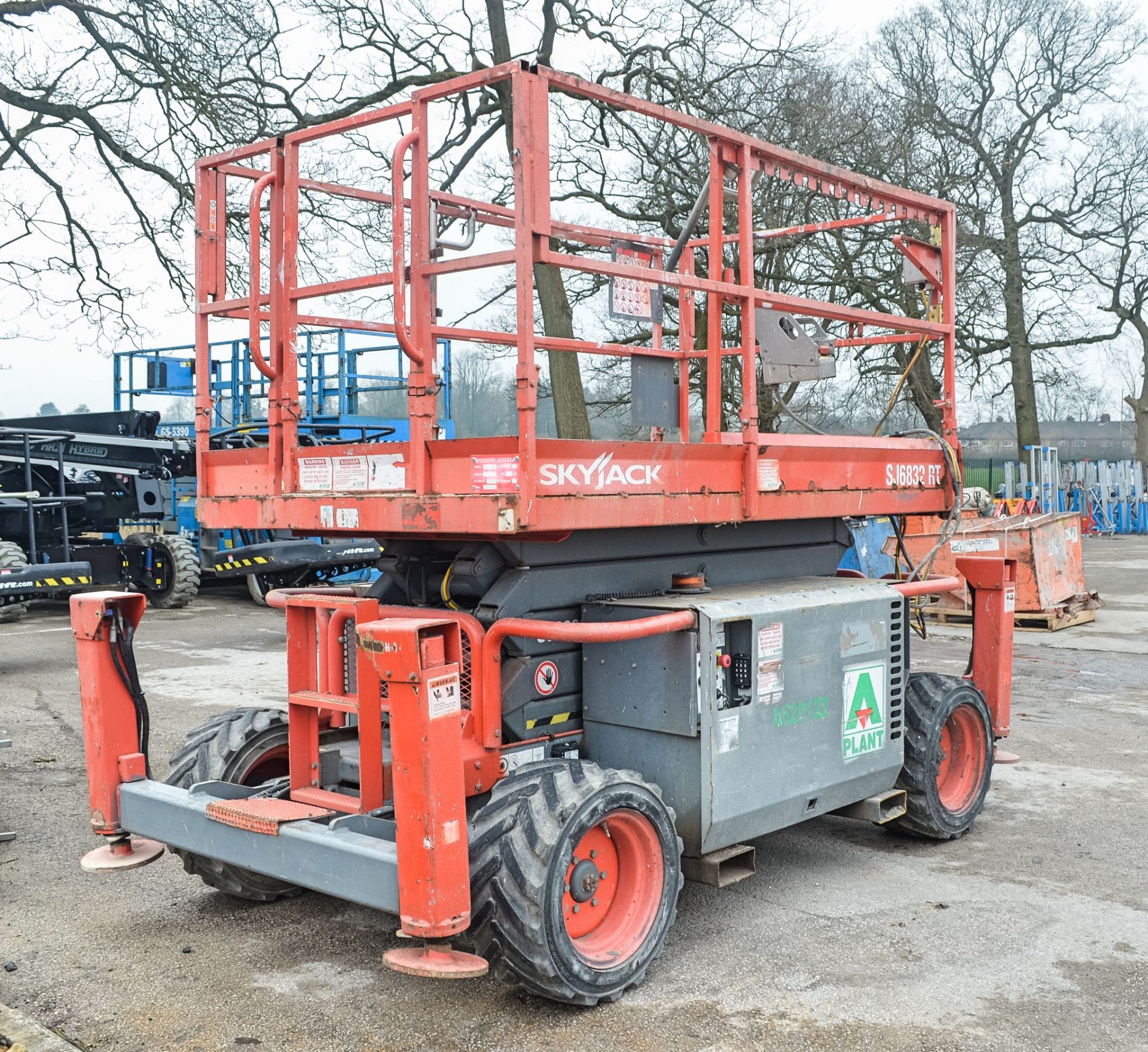 Skyjack SJ6832 diesel driven 4WD scissor lift Year: 2013 S/N: 37003793 Recorded hours: 1835 A620122 - Image 4 of 9