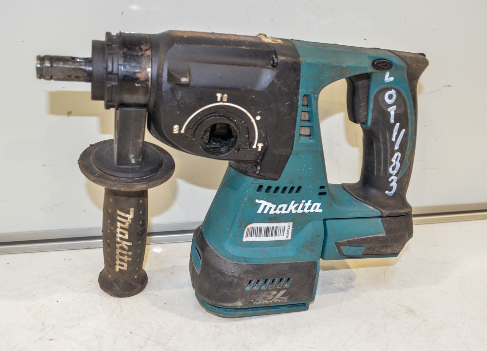 Makita 18v cordless SDS rotary hammer drill ** No battery or charger and parts missing ** 17100034