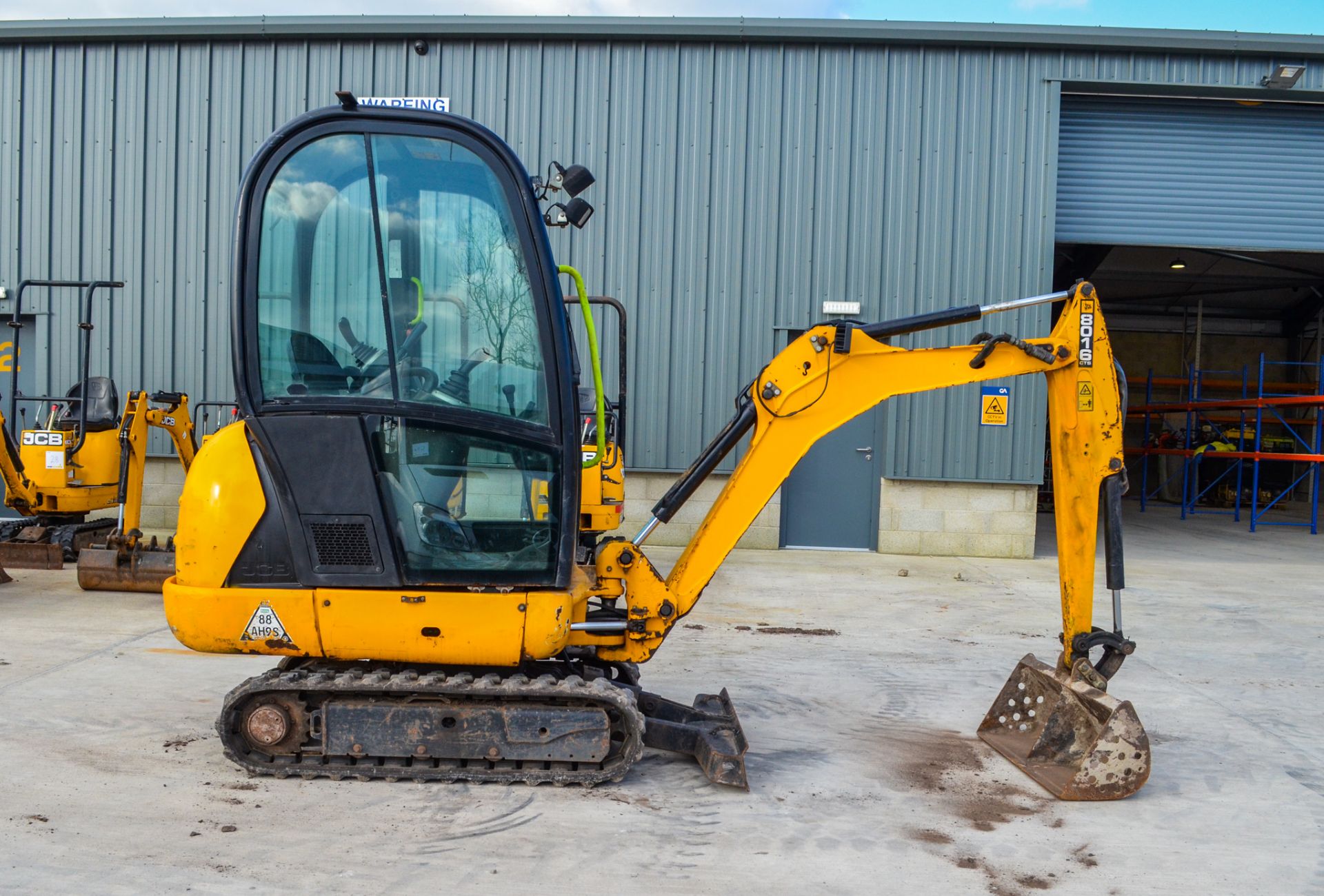 JCB 801.6 1.5 tonne rubber tracked mini excavator Year: 2013 S/N: 2071385 Recorded hours: 1851 - Image 7 of 16