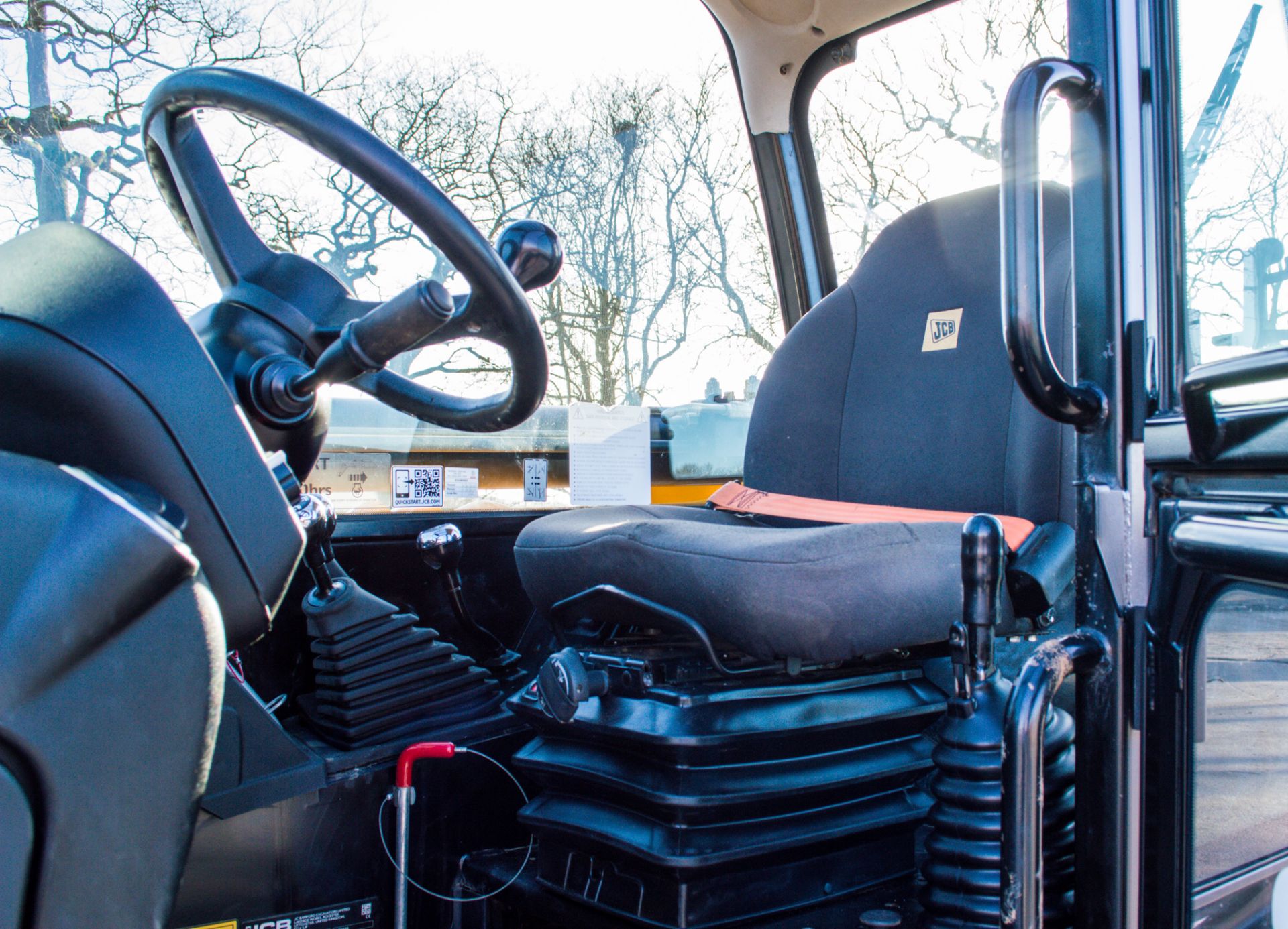 JCB 535-125 Hi-Viz 12.5 metre telescopic handler Year: 2018 S/N: 29591 Recorded Hours: 4651 - Image 19 of 23