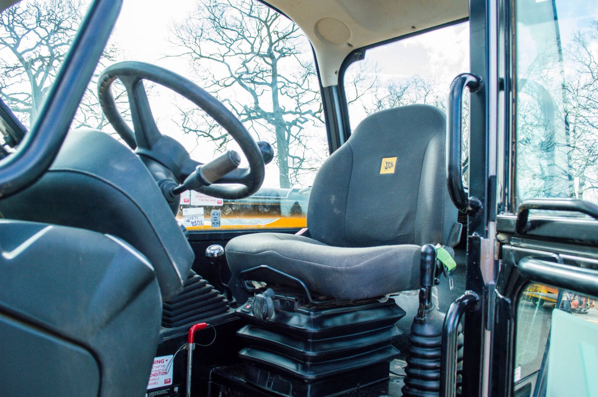 JCB 540 - 140 Hi-Viz 14 metre telescopic handler  Year: 2018 S/N: 2573100 Recorded Hours: 2860 C/w - Image 22 of 25