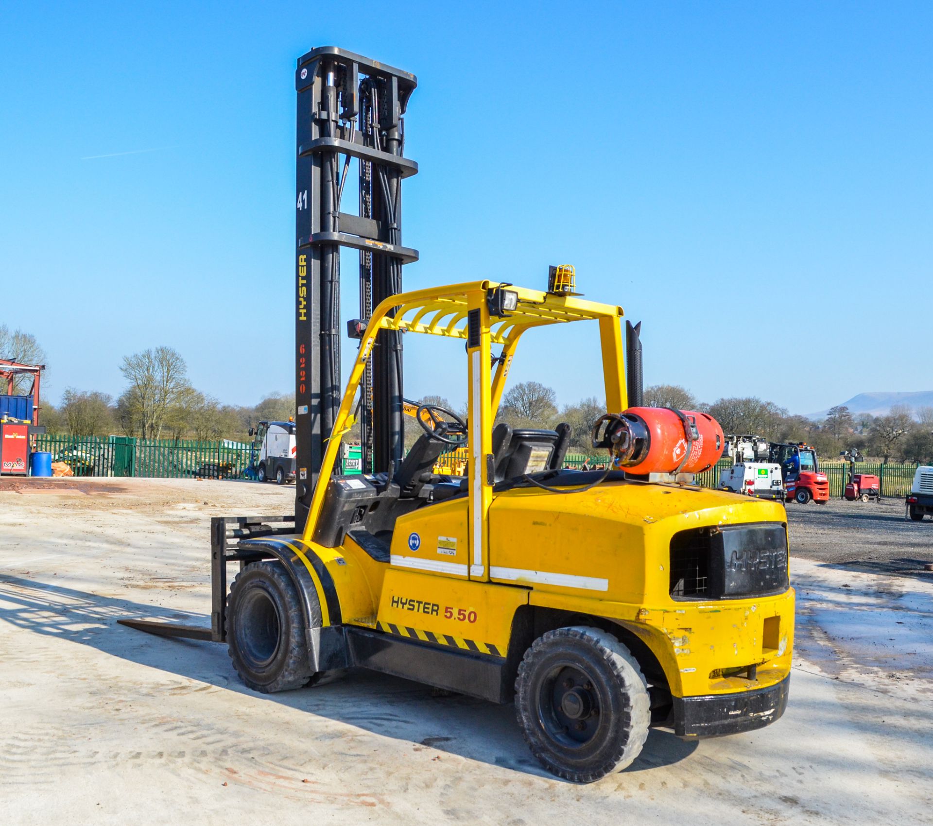 Hyster H5.50XM gas powered 5 tonne forklift truck Year: 2006 S/N: 4462D Recorded hours: 4583 - Image 3 of 14