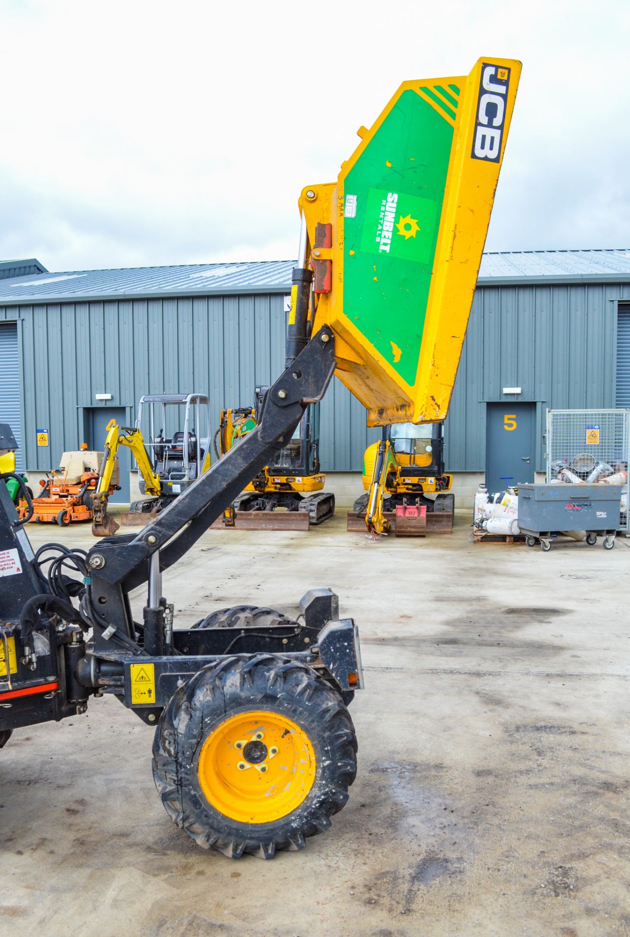 JCB 1THT 1 tonne high tip dumper Year: 2016 S/N: 3328 Recorded hours: 169 A727424 - Image 15 of 19