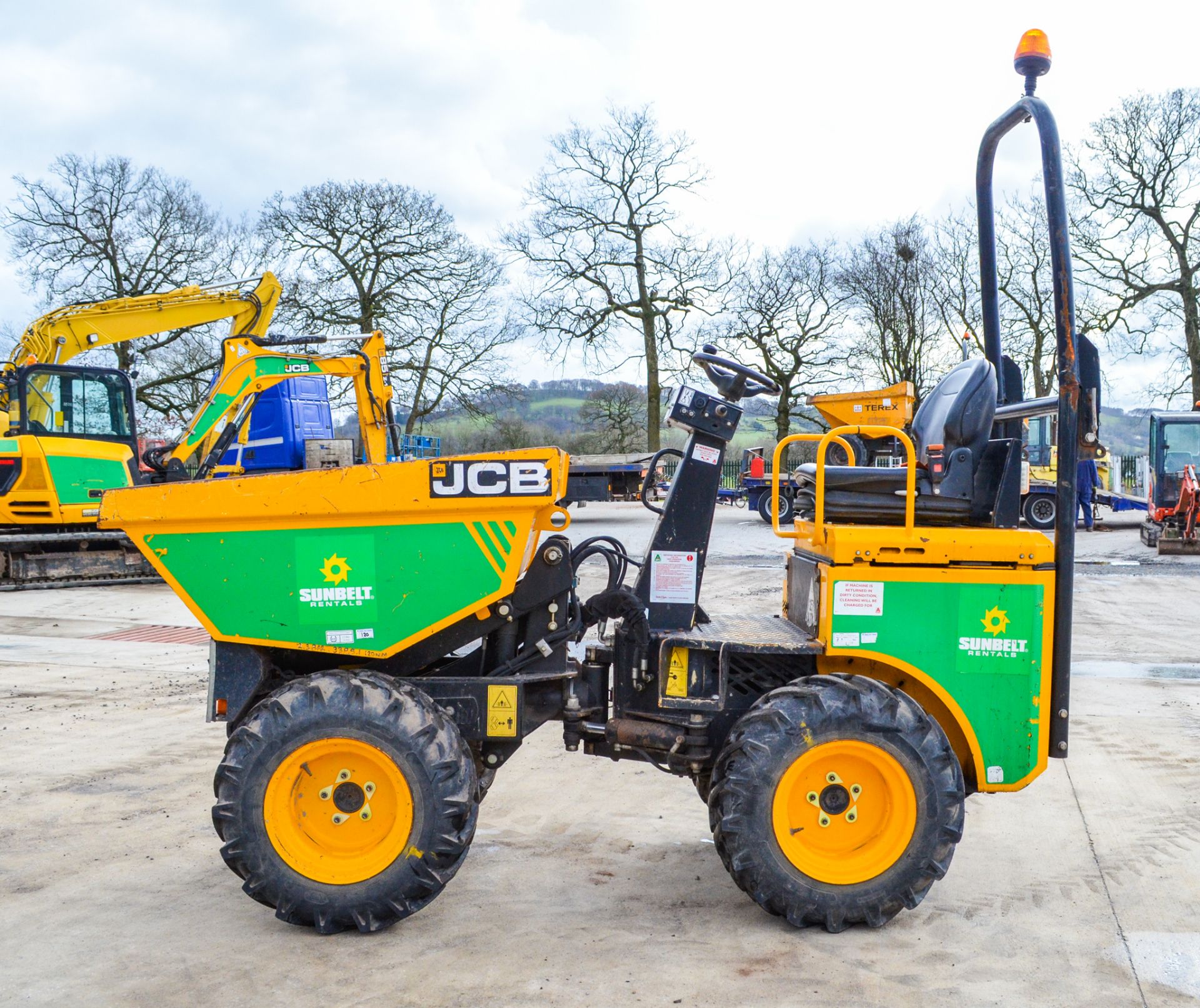 JCB 1THT 1 tonne high tip dumper Year: 2016 S/N: 3328 Recorded hours: 169 A727424 - Image 7 of 19