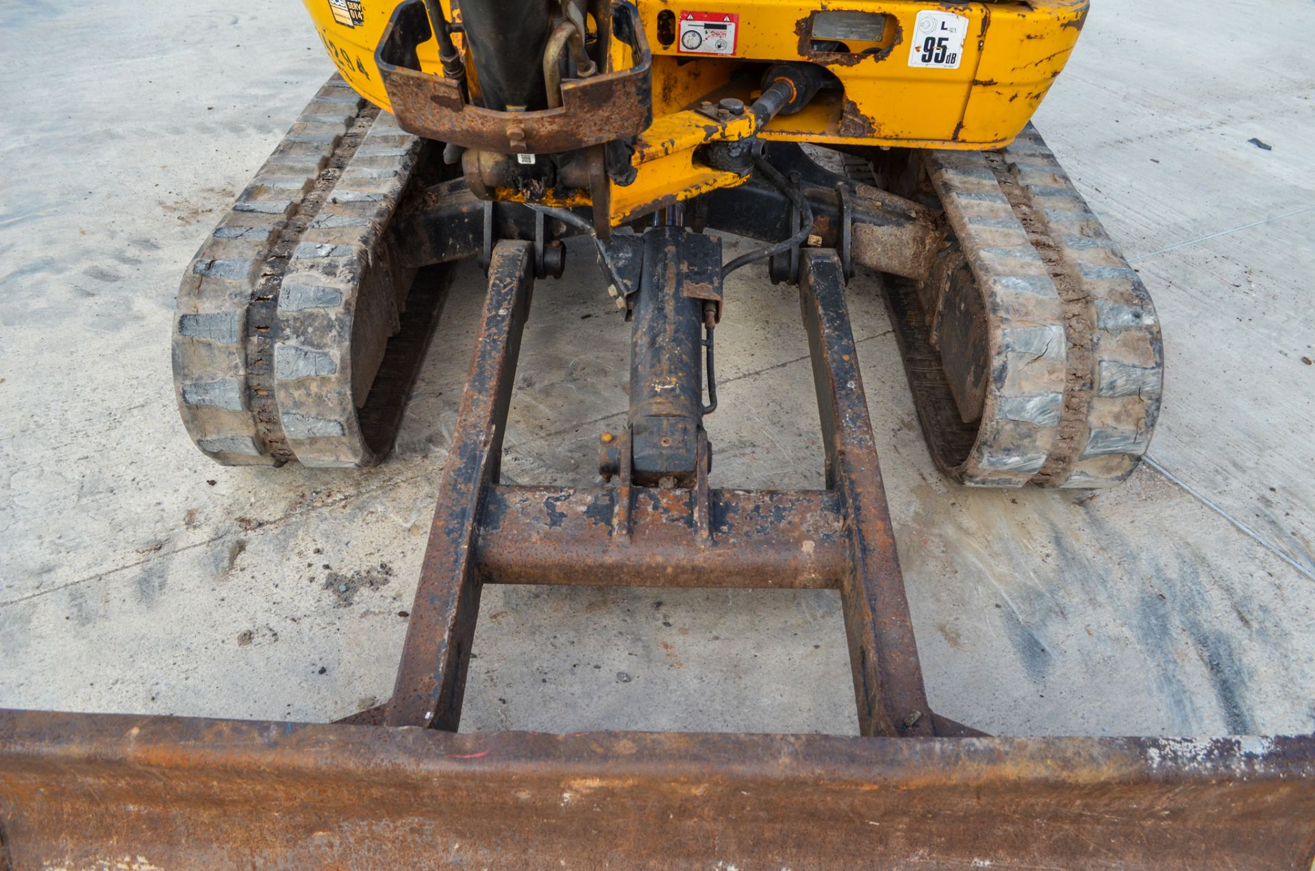 JCB 8030 3 tonne rubber tracked mini excavator Year: 2014 S/N: 2432157 Recorded hours: 2147 Blade, - Image 16 of 21