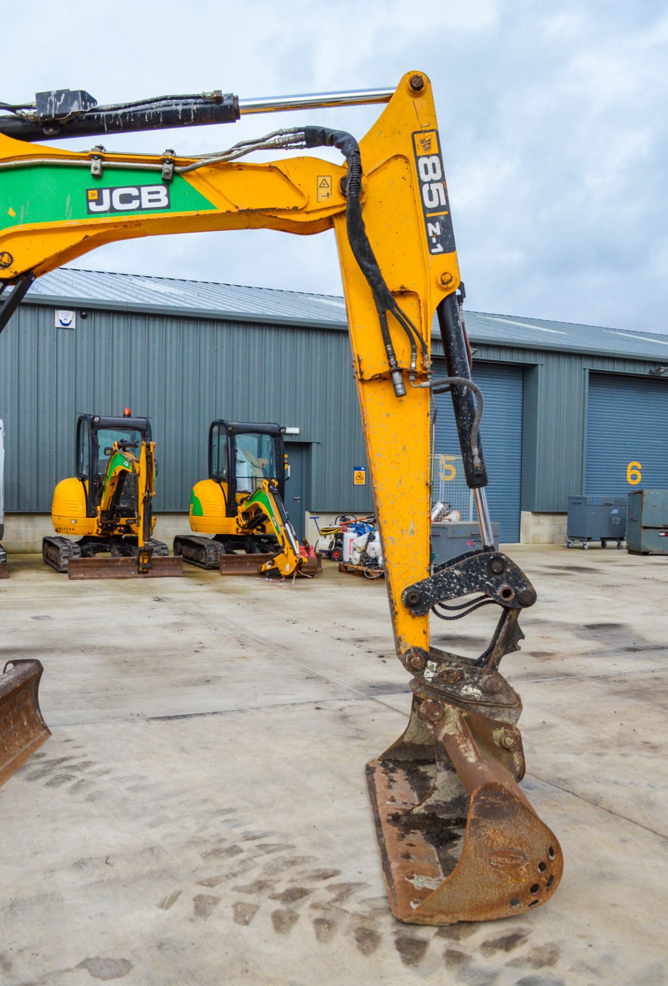 JCB 85Z 8.5 tonne rubber tracked midi excavator Year: 2014 S/N 2248858 Recorded hours: 4401 Blade, - Image 12 of 20