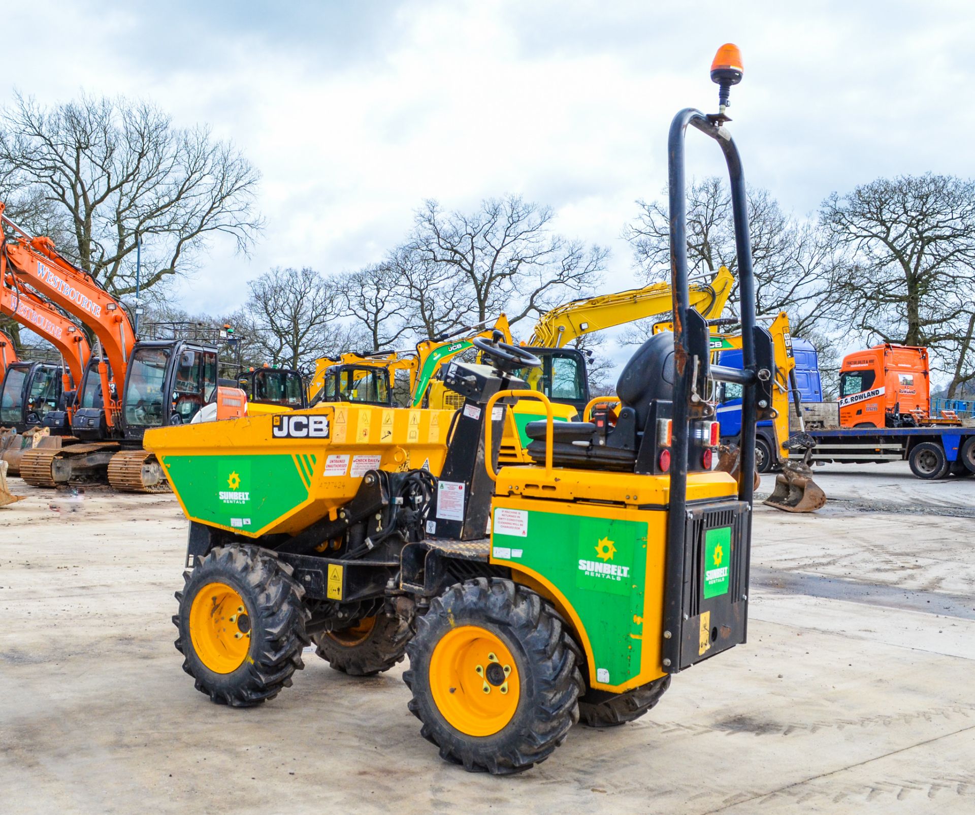 JCB 1THT 1 tonne high tip dumper Year: 2016 S/N: 3328 Recorded hours: 169 A727424 - Image 4 of 19