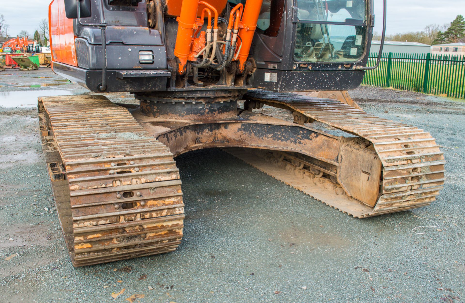 Hitachi ZX 210 LC 21 tonne steel tracked excavator Year: 2016 S/N: 303738 Recorded hours: 8788 Air - Image 11 of 22