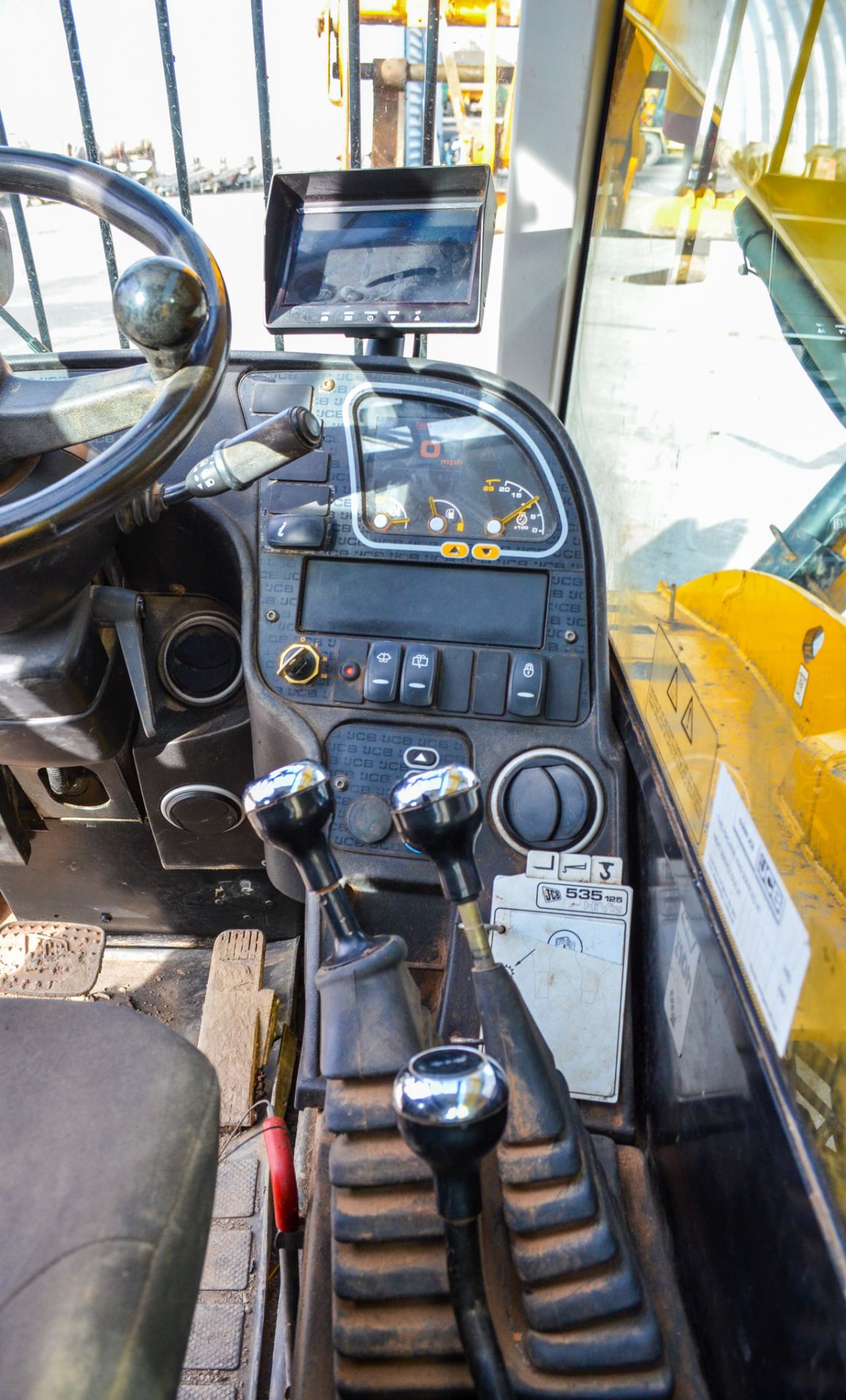 JCB 535-125 Hi-Viz 12.5 metre telescopic handler Year: 2014 S/N: 343679 Recorded hours: 5276 c/w - Image 24 of 24