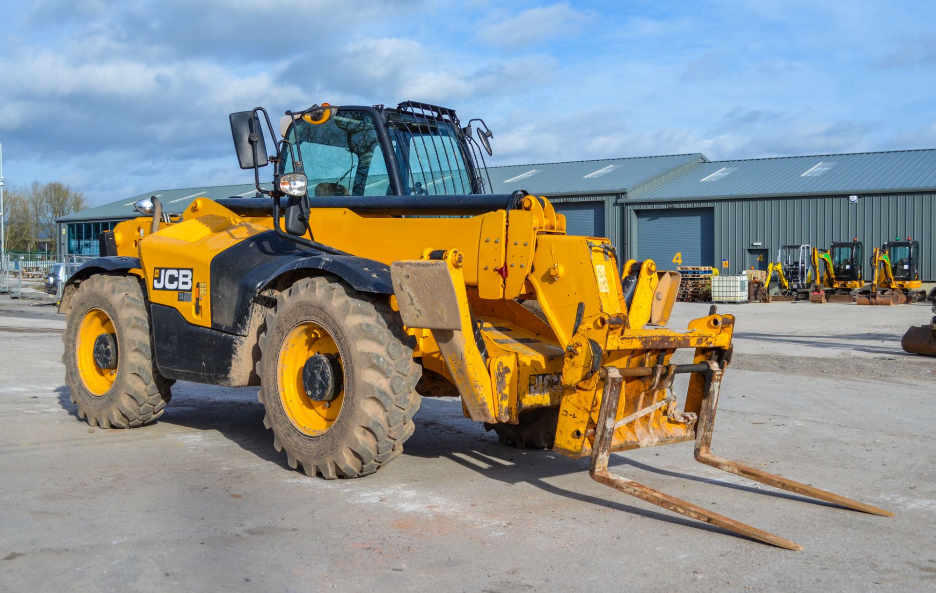 JCB 535-125 Hi-Viz 12.5 metre telescopic handler Year: 2014 S/N: 343679 Recorded hours: 5276 c/w - Image 2 of 24