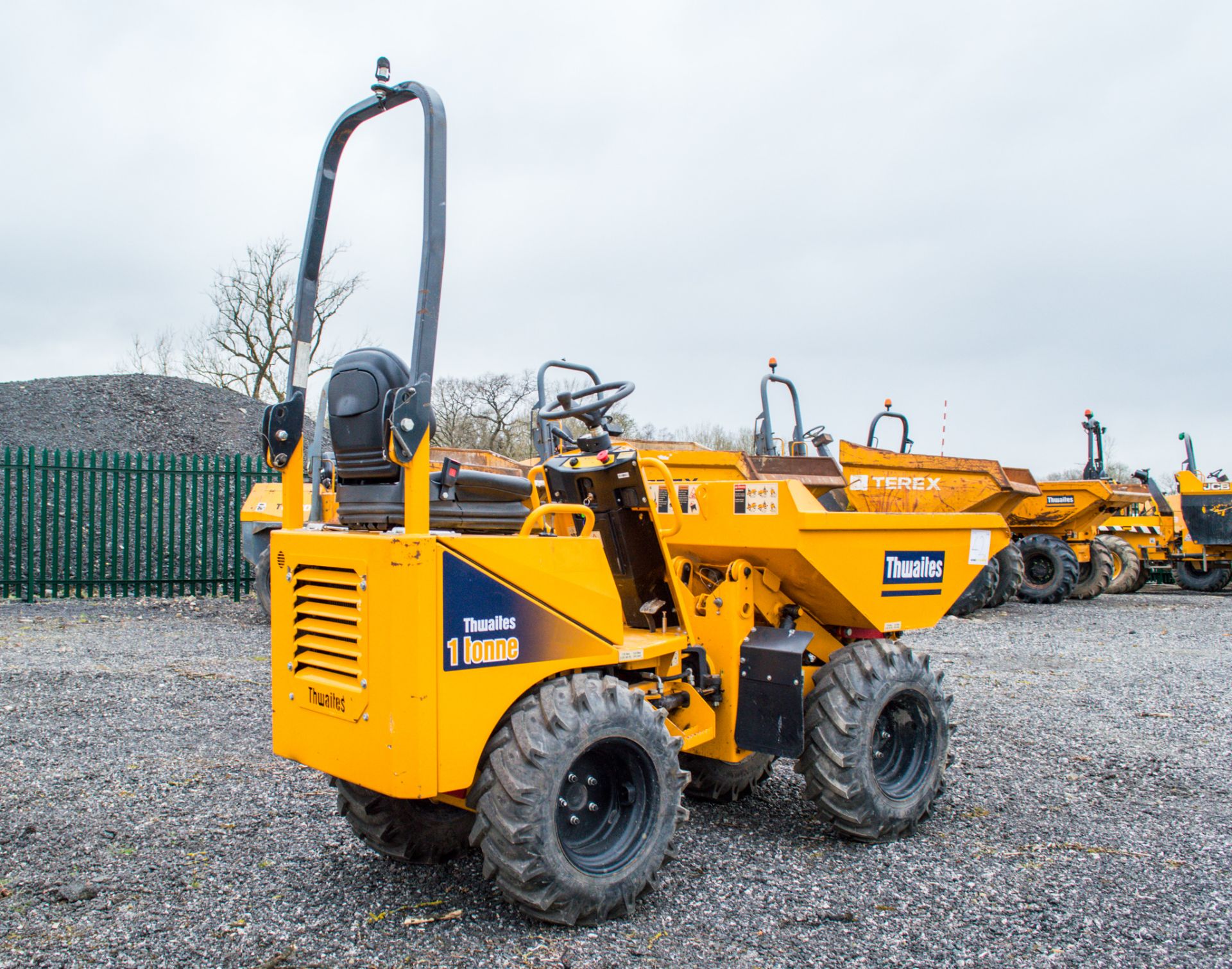 Thwaites 1 tonne hi-tip dumper Year: 2017 Recorded Hours: 227 S/N: 717D9589 - Image 3 of 18