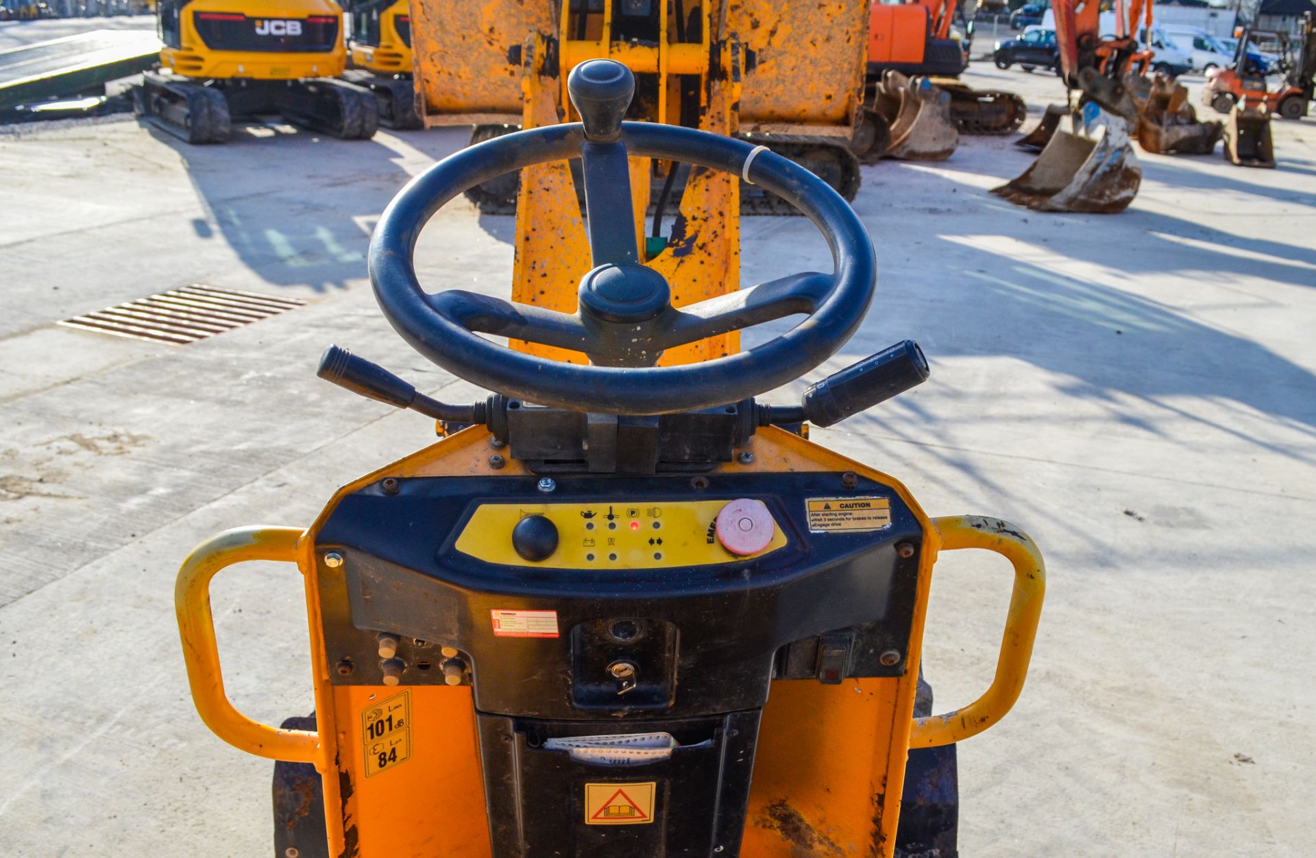 Thwaites 1 tonne high tip dumper S/N: Recorded hours: 1464 A602301 - Image 18 of 18