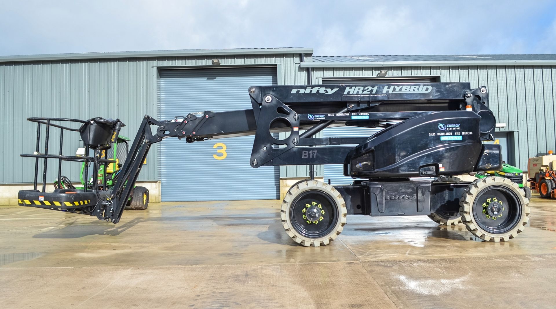 Nifty HR21 Hybrid diesel/battery electric 4x4 rough terrain articulated boom lift access platform - Image 7 of 24