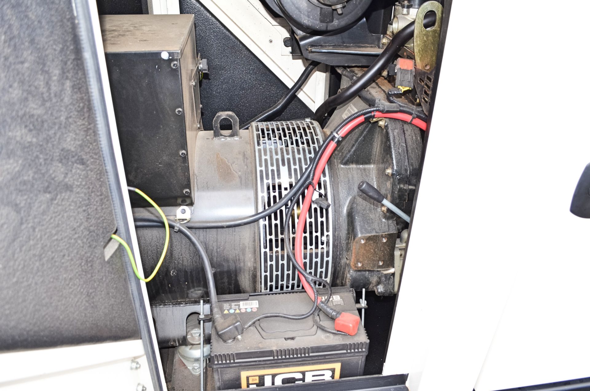 JCB G100 RS 100 kva diesel driven generator Year: 2021 S/N: 2959274 Recorded Hours: 1001 - Image 8 of 12