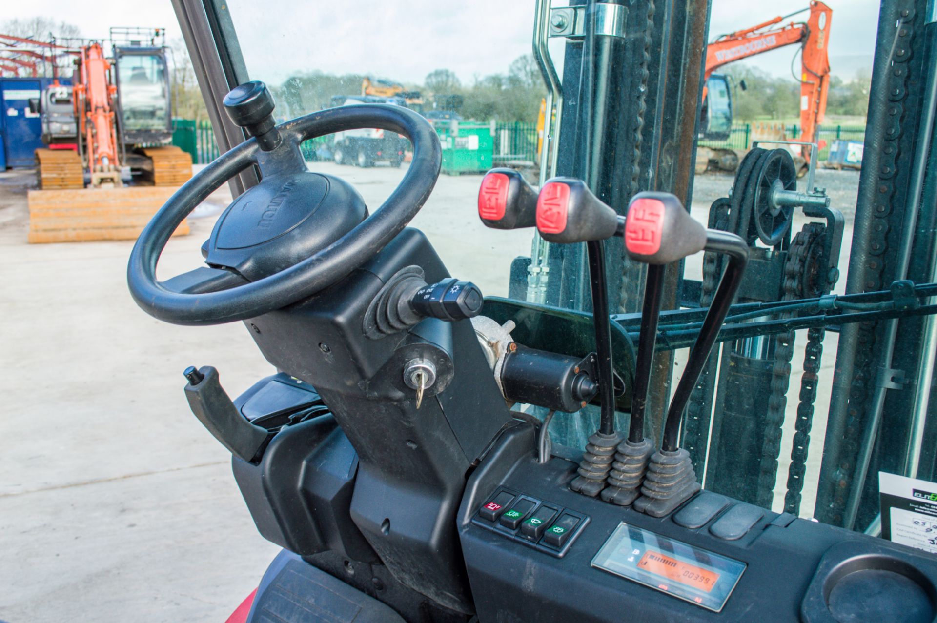 Manitou MI 30D 3 tonne diesel fork lift truck Year: 2020 S/N: 877370 Recorded Hours: 399 TH79 - Image 17 of 18