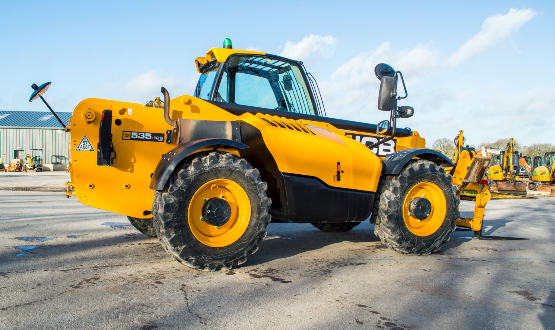 JCB 535-125 Hi-Viz 12.5 metre telescopic handler Year: 2018 S/N: 29591 Recorded Hours: 4651 - Image 4 of 23