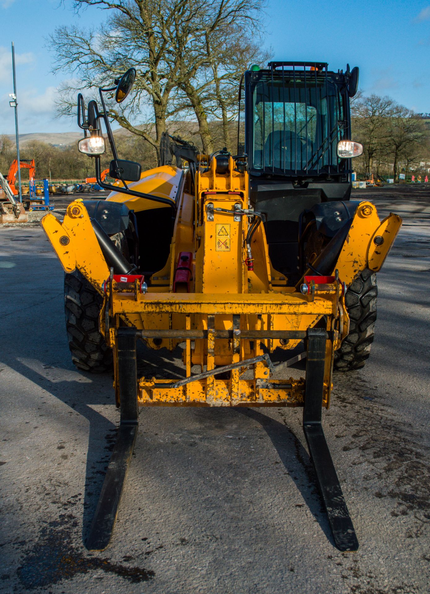 JCB 535-125 Hi-Viz 12.5 metre telescopic handler Year: 2018 S/N: 29591 Recorded Hours: 4651 - Image 5 of 23