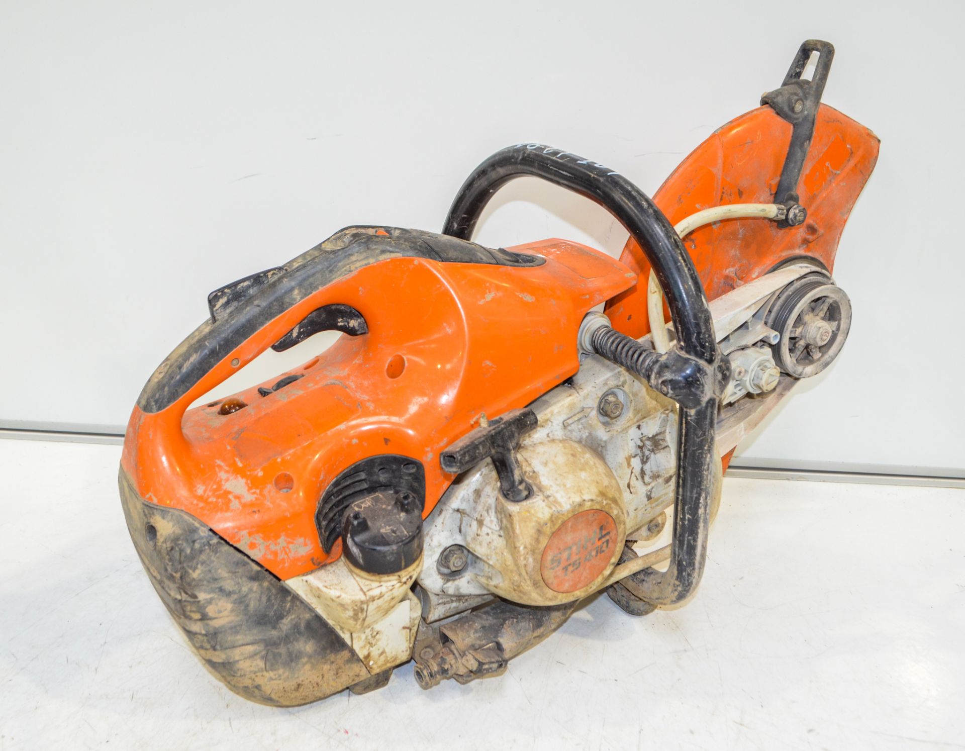 Stihl TS410 petrol driven cut off saw ** Exhaust, belt and cover missing ** - Image 2 of 2