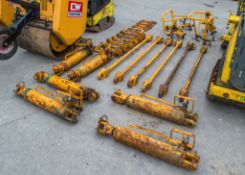 Rail stressing kit comprising: 6 hydraulic rams and 18 link bars