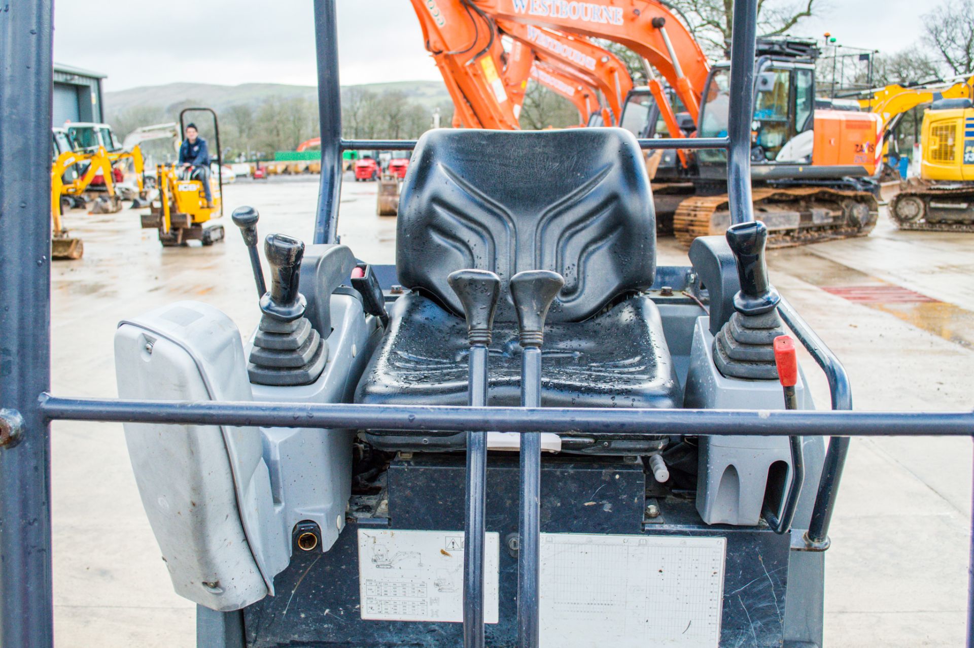 Kubota KX015-4 1.5 tonne rubber tracked mini excavator Year: 2016 S/N: 60177 Recorded Hours: 1870 - Image 16 of 18